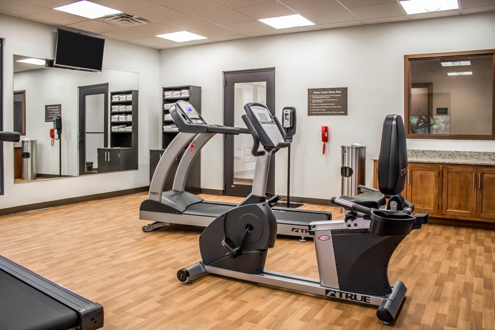 Comfort Suites Hartville-North Canton interior in Uniontown, OH — gallery photo 2