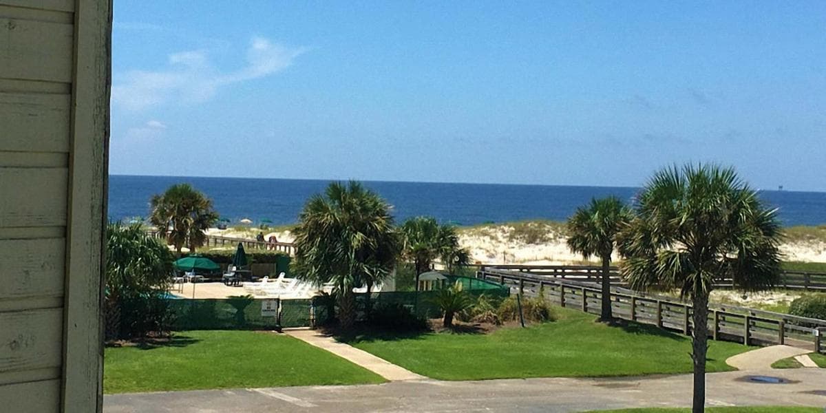 Gulf Shores Plantation Condos interior in Gulf Shores, AL — gallery photo 2