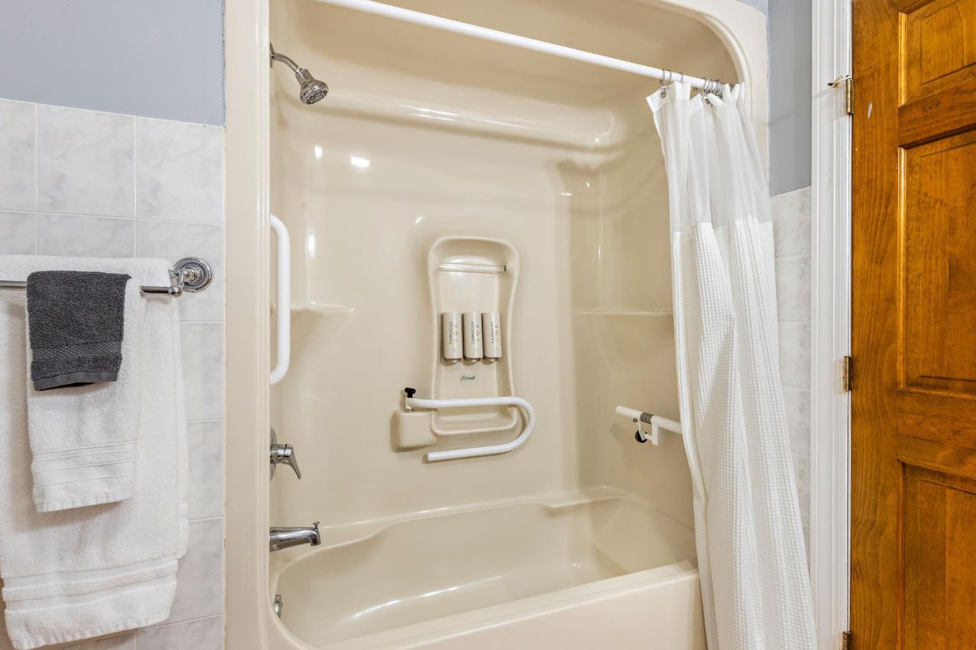 Majestic Hotel property views in Ocean Grove, NJ — gallery photo 3