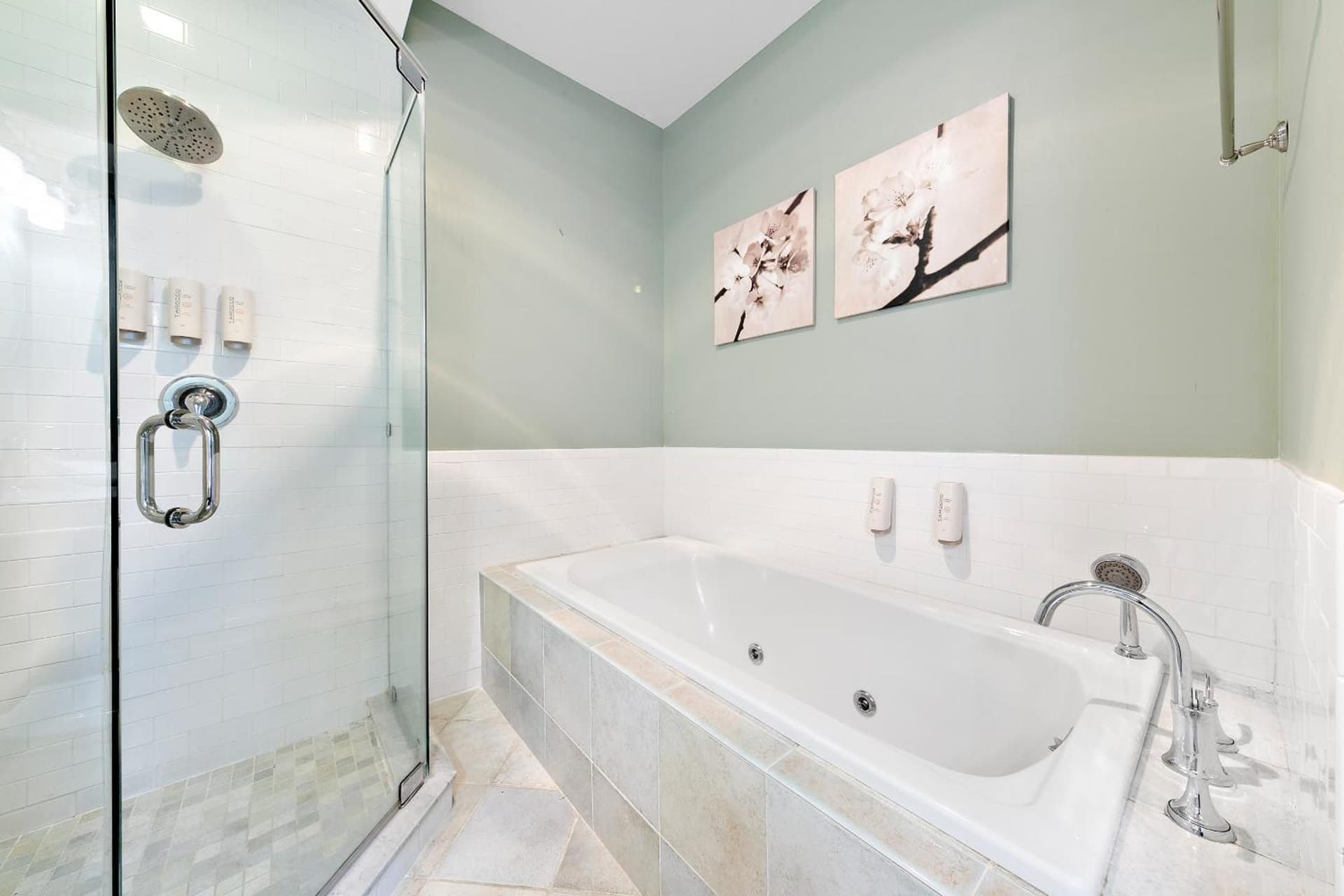 Majestic Hotel gallery photo in Ocean Grove, NJ — image 36