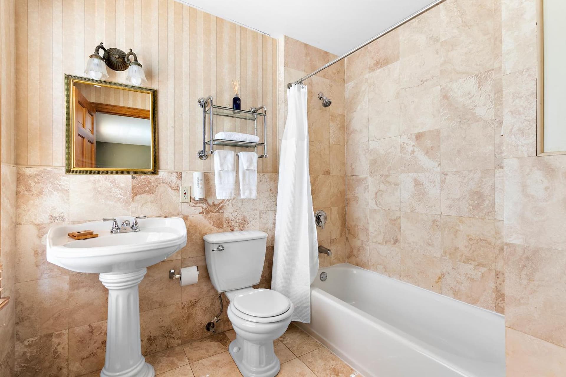 Majestic Hotel gallery photo in Ocean Grove, NJ — image 31