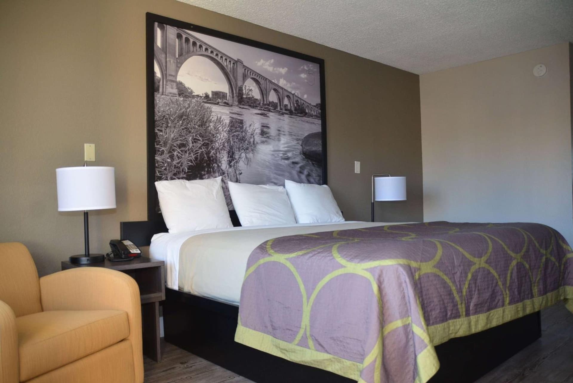 Super 8 by Wyndham Fredericksburg interior in Fredericksburg, VA — gallery photo 2