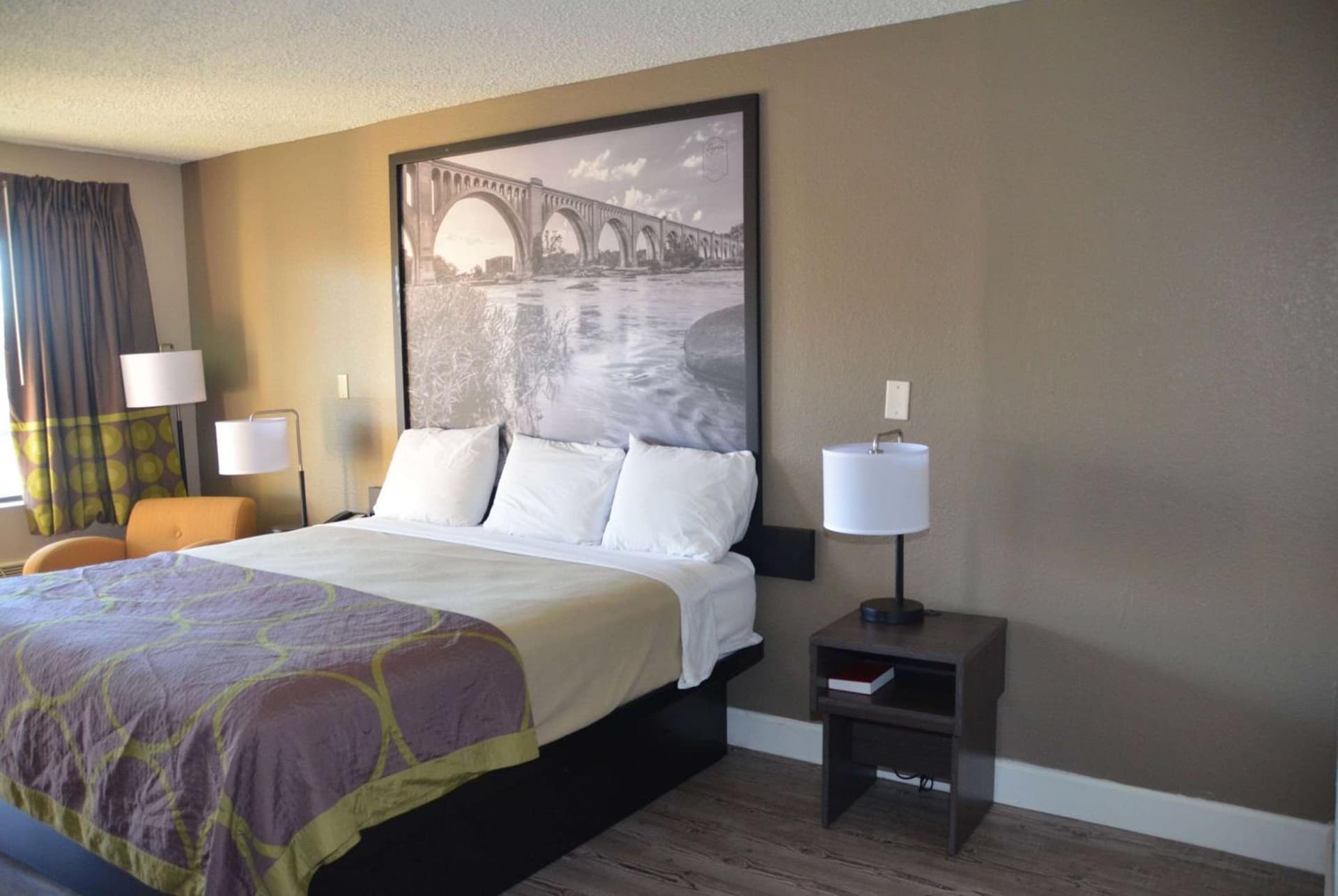 Super 8 by Wyndham Fredericksburg property views in Fredericksburg, VA — gallery photo 3