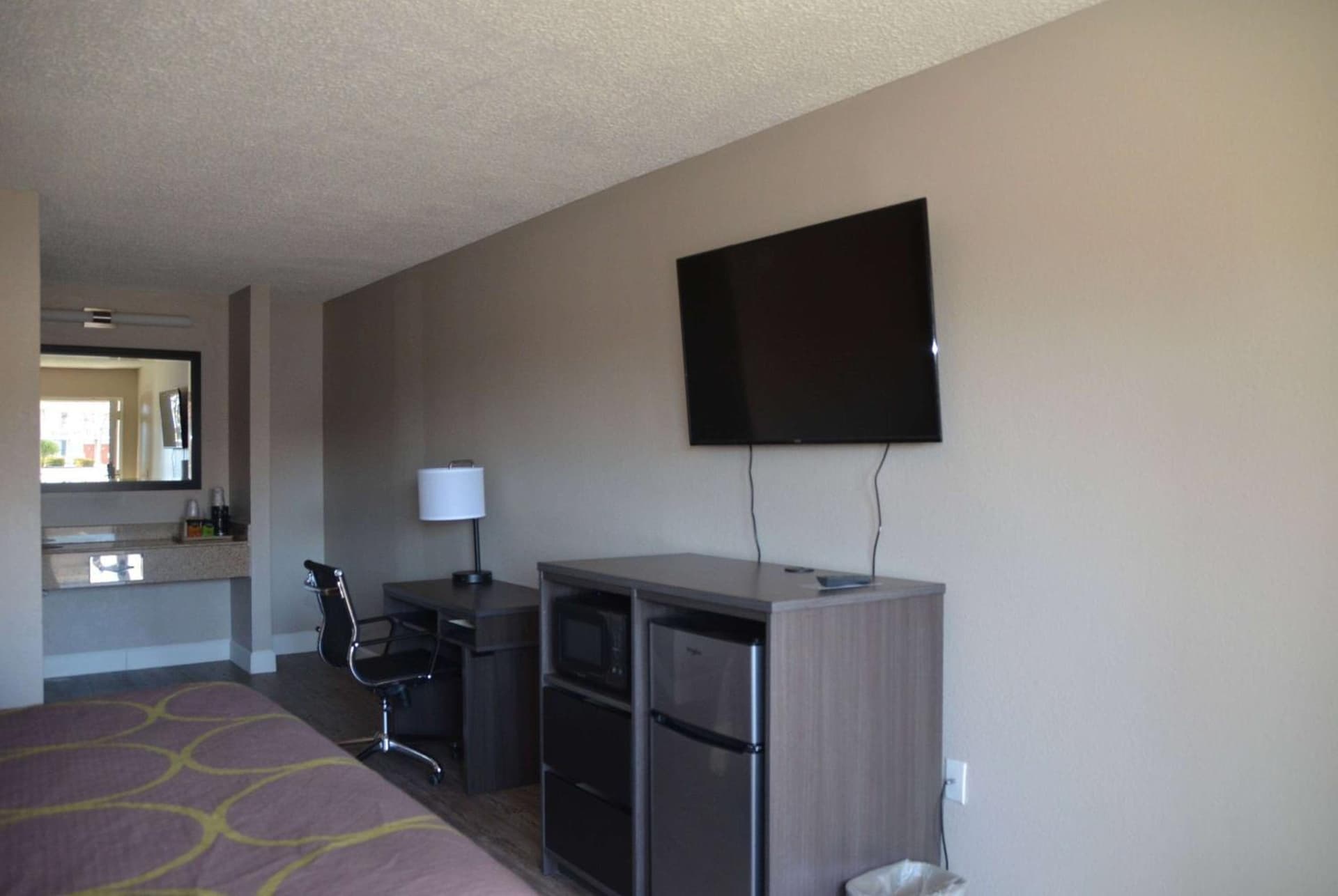 Super 8 by Wyndham Fredericksburg gallery photo in Fredericksburg, VA — image 20