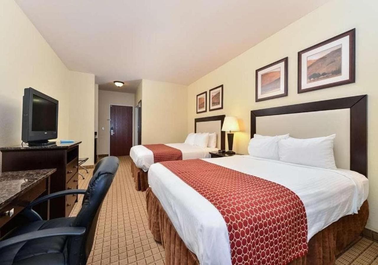 Express inn & suites gallery photo in Norman, OK — image 7