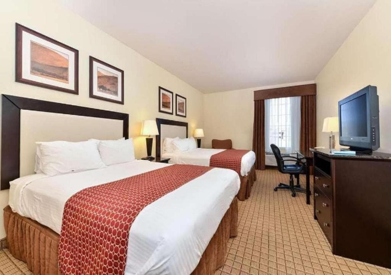 Express inn & suites gallery photo in Norman, OK — image 11
