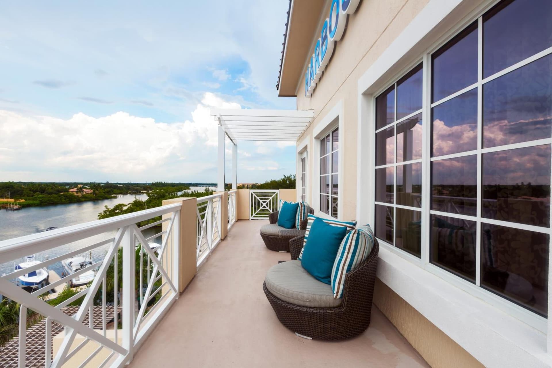 Wyndham Grand Jupiter at Harbourside Place gallery photo in Jupiter, FL — image 87