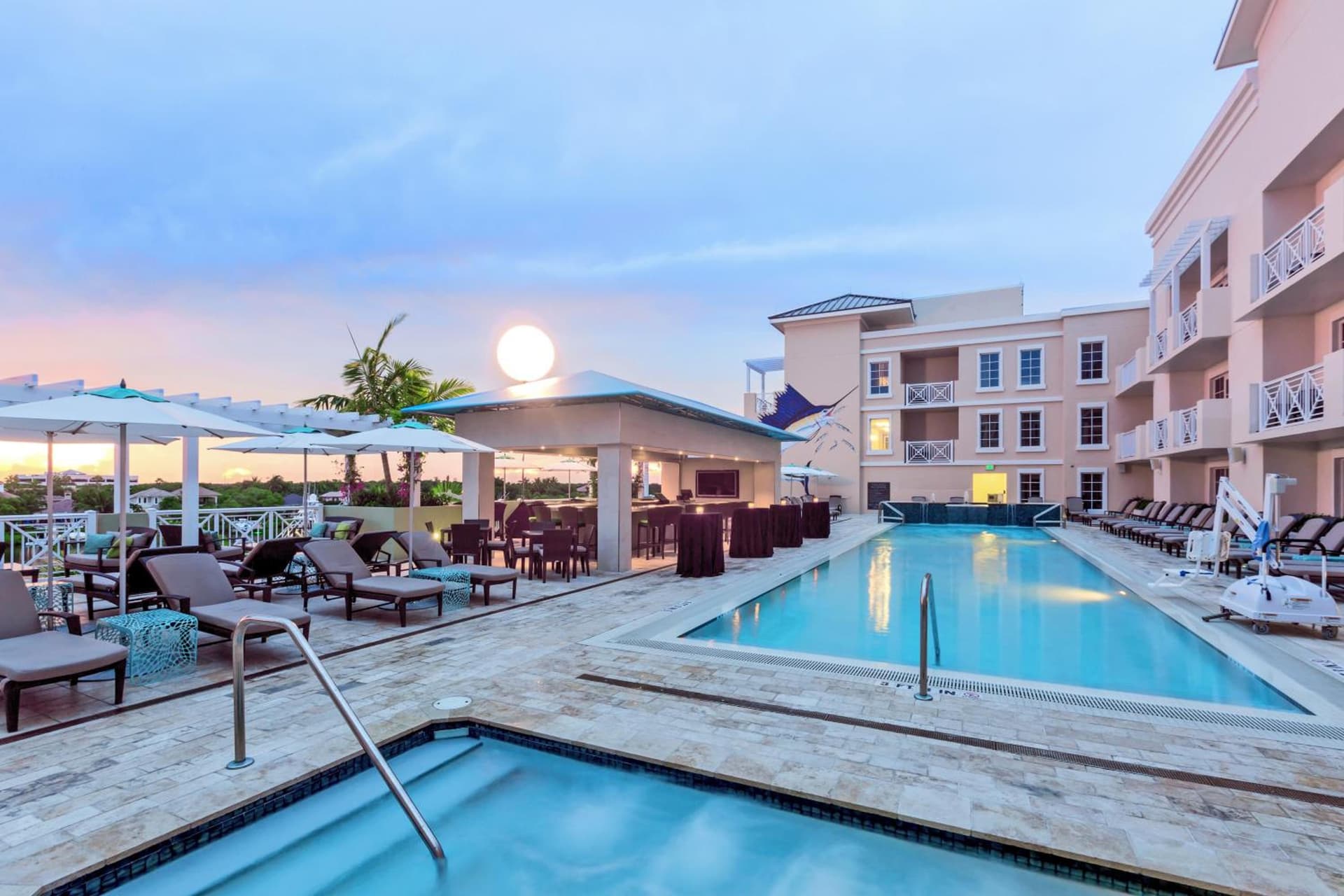 Wyndham Grand Jupiter at Harbourside Place gallery photo in Jupiter, FL — image 100