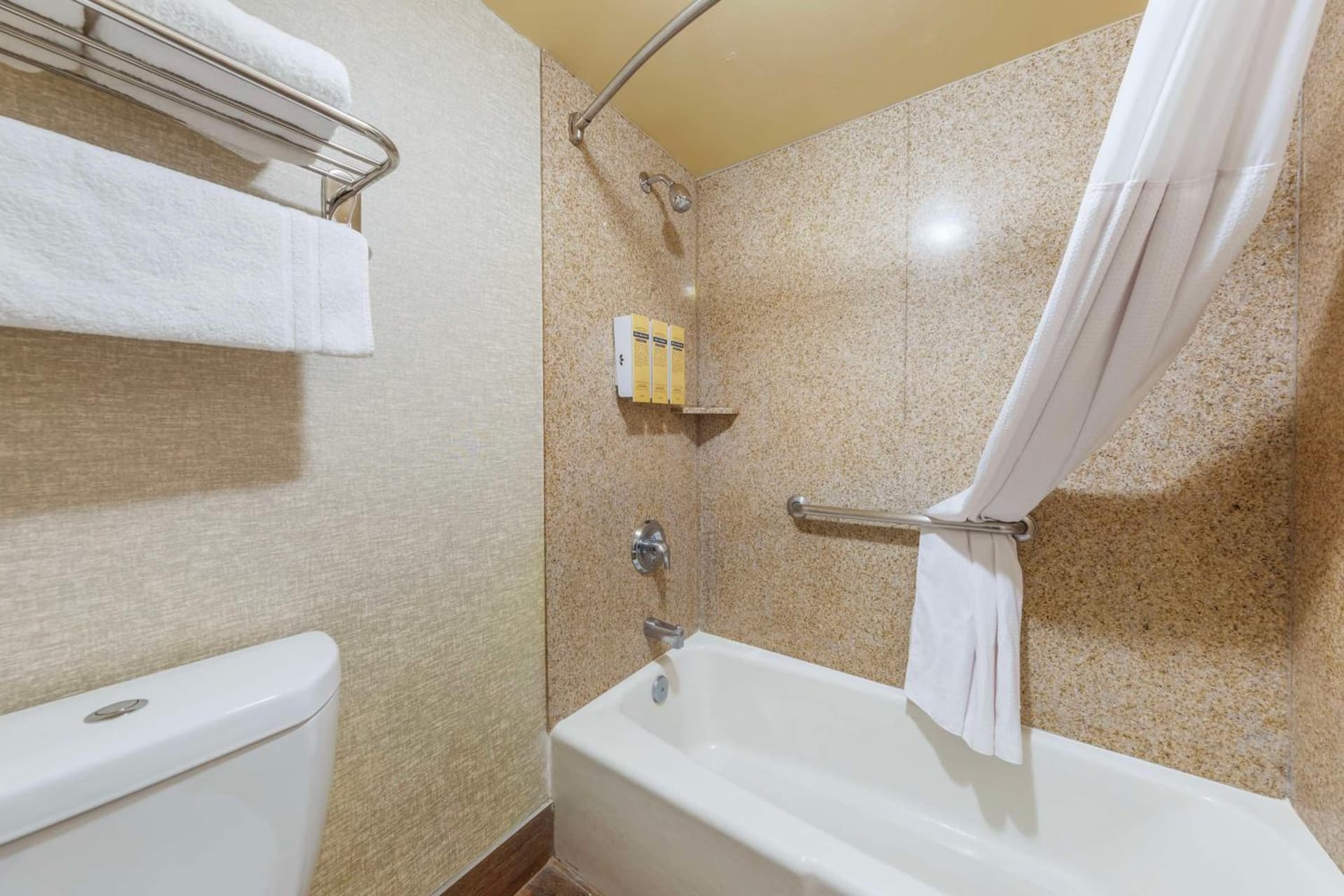 Best Western Plus Hill House gallery photo in Bakersfield, CA — image 14