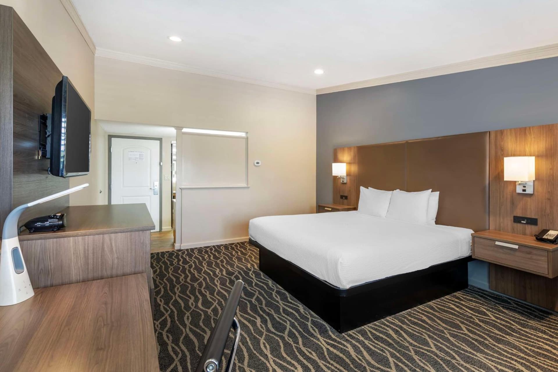 Best Western Plus Hill House gallery photo in Bakersfield, CA — image 35
