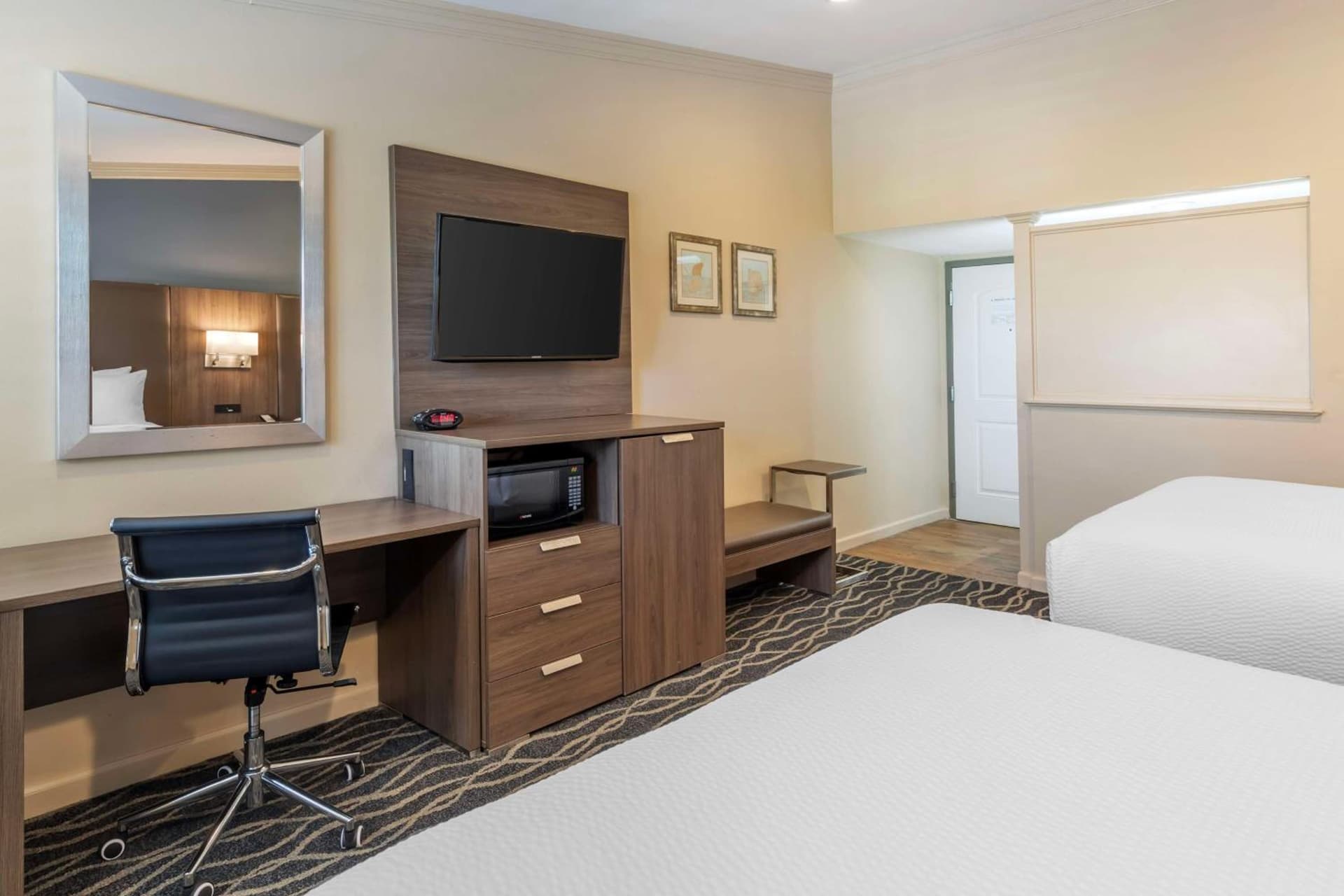 Best Western Plus Hill House gallery photo in Bakersfield, CA — image 38