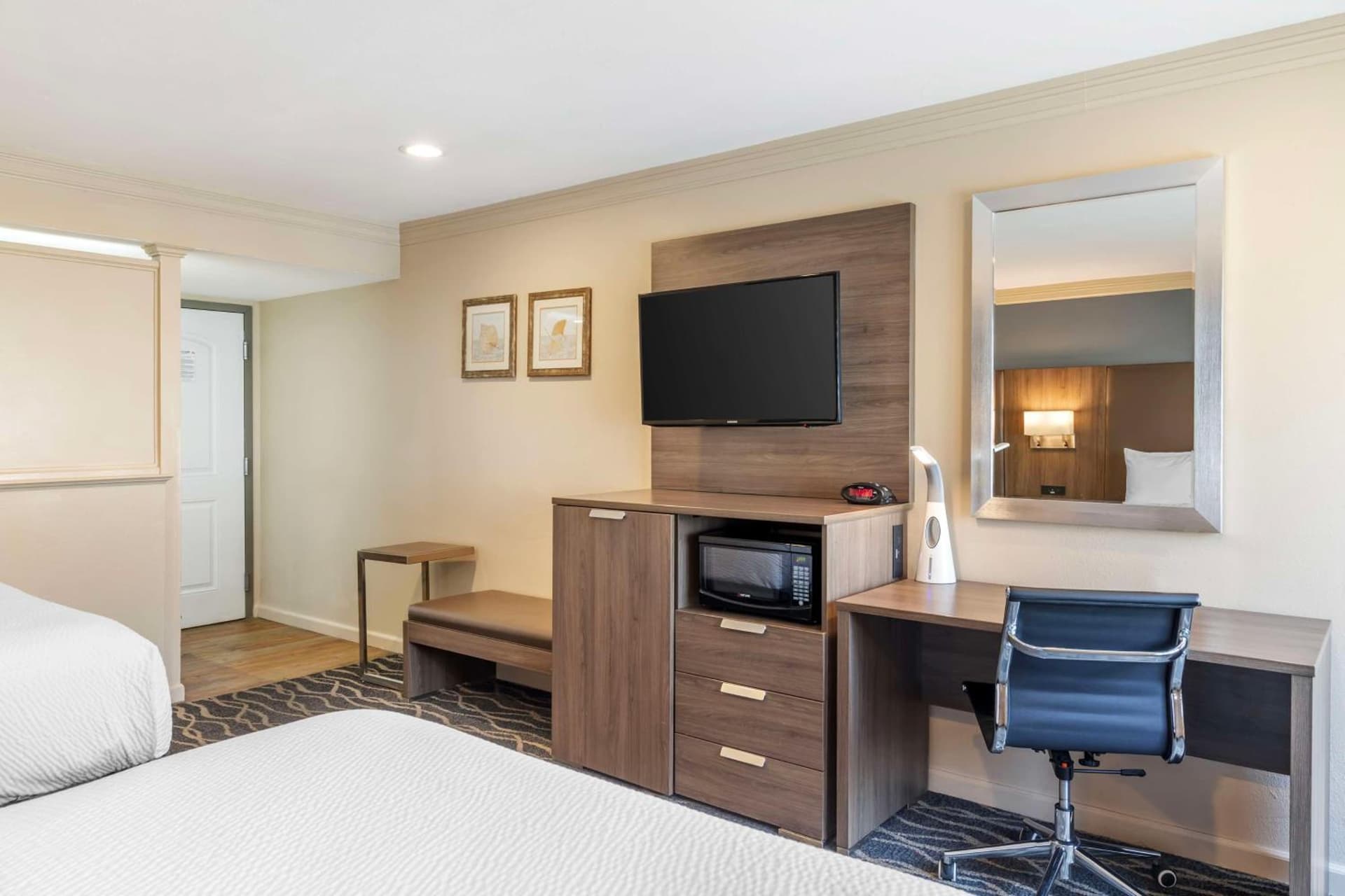 Best Western Plus Hill House gallery photo in Bakersfield, CA — image 40