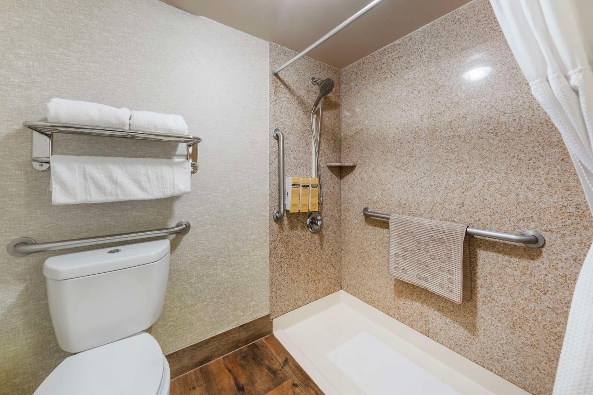 Best Western Plus Hill House gallery photo in Bakersfield, CA — image 17