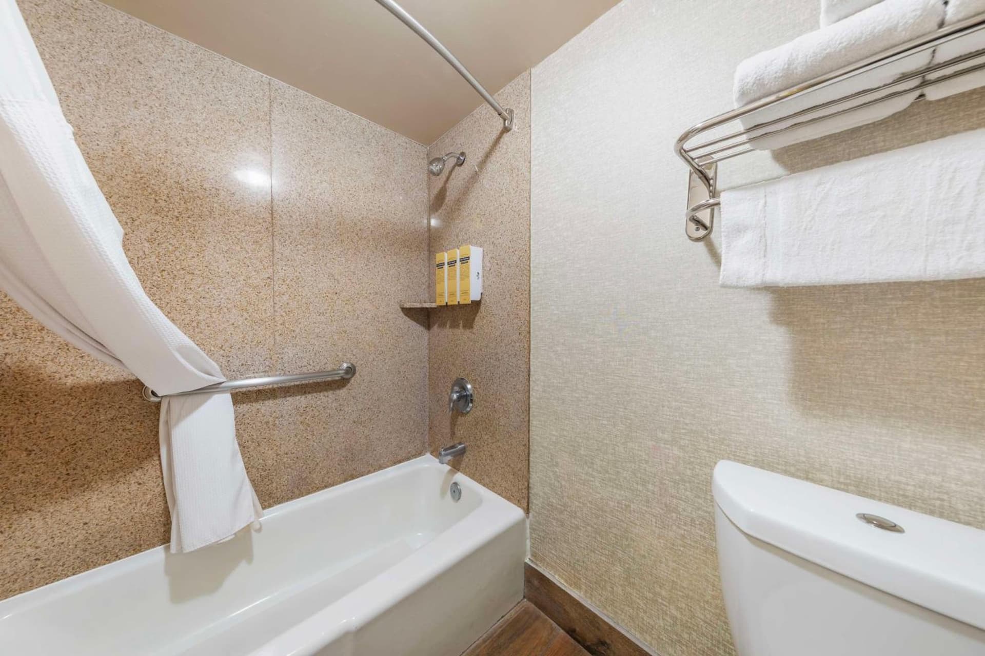 Best Western Plus Hill House gallery photo in Bakersfield, CA — image 30