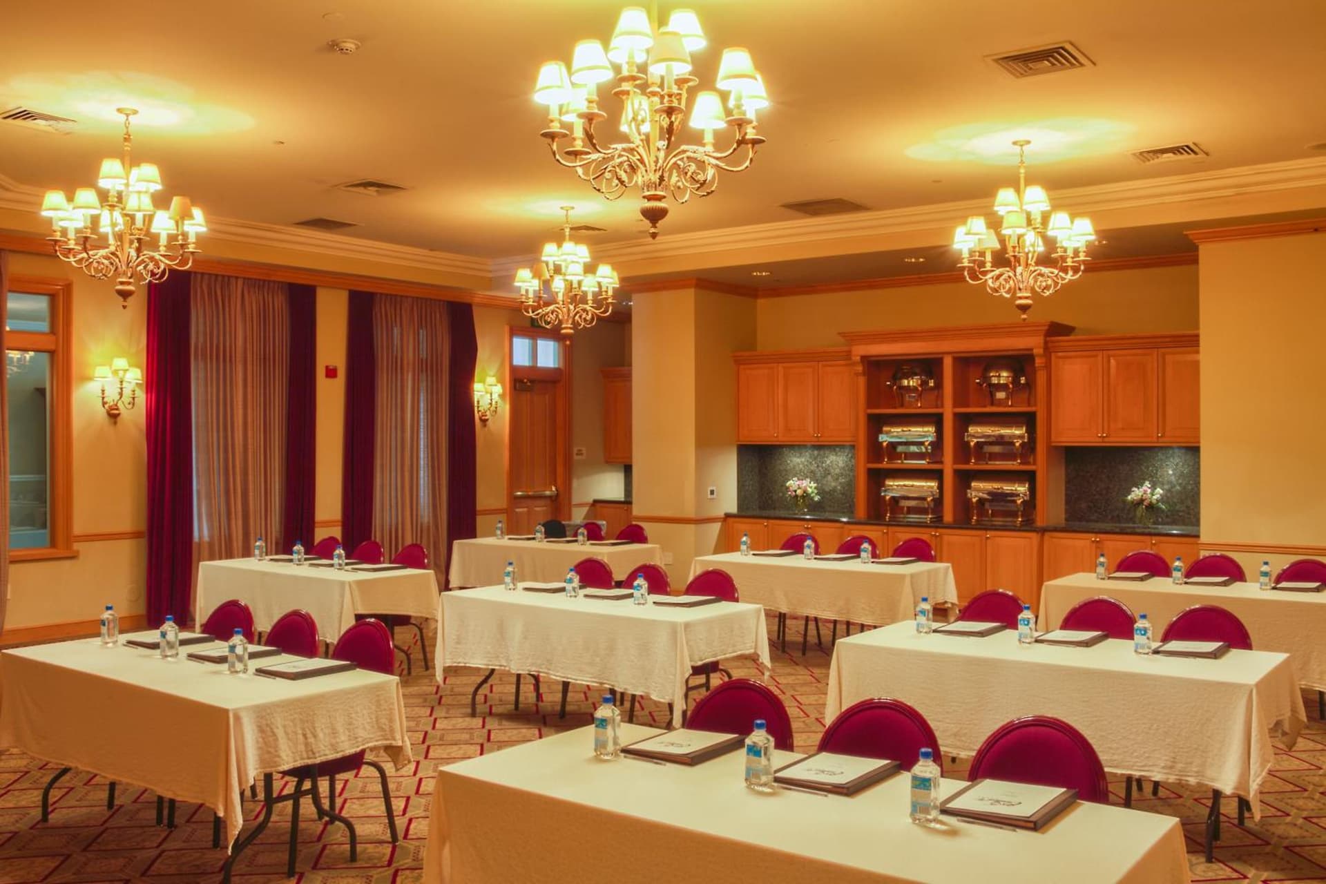 The Carlton Hotel, Atascadero Paso Robles, a Tribute Portfolio Hotel gallery photo in Atascadero, CA — image 8