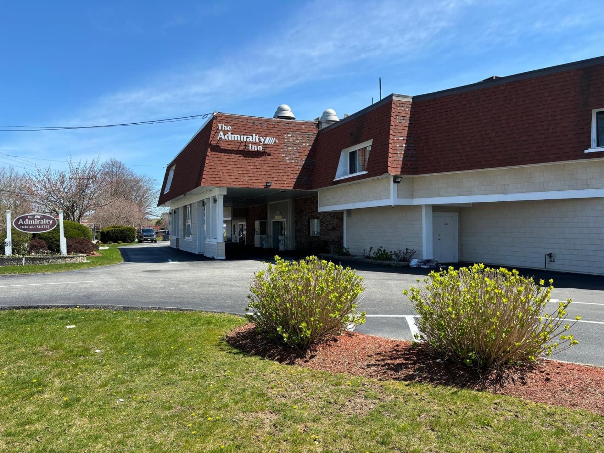 Admiralty Inn & Suites - a Red Collection Hotel featured exterior or lobby in Falmouth, MA — similar hotel