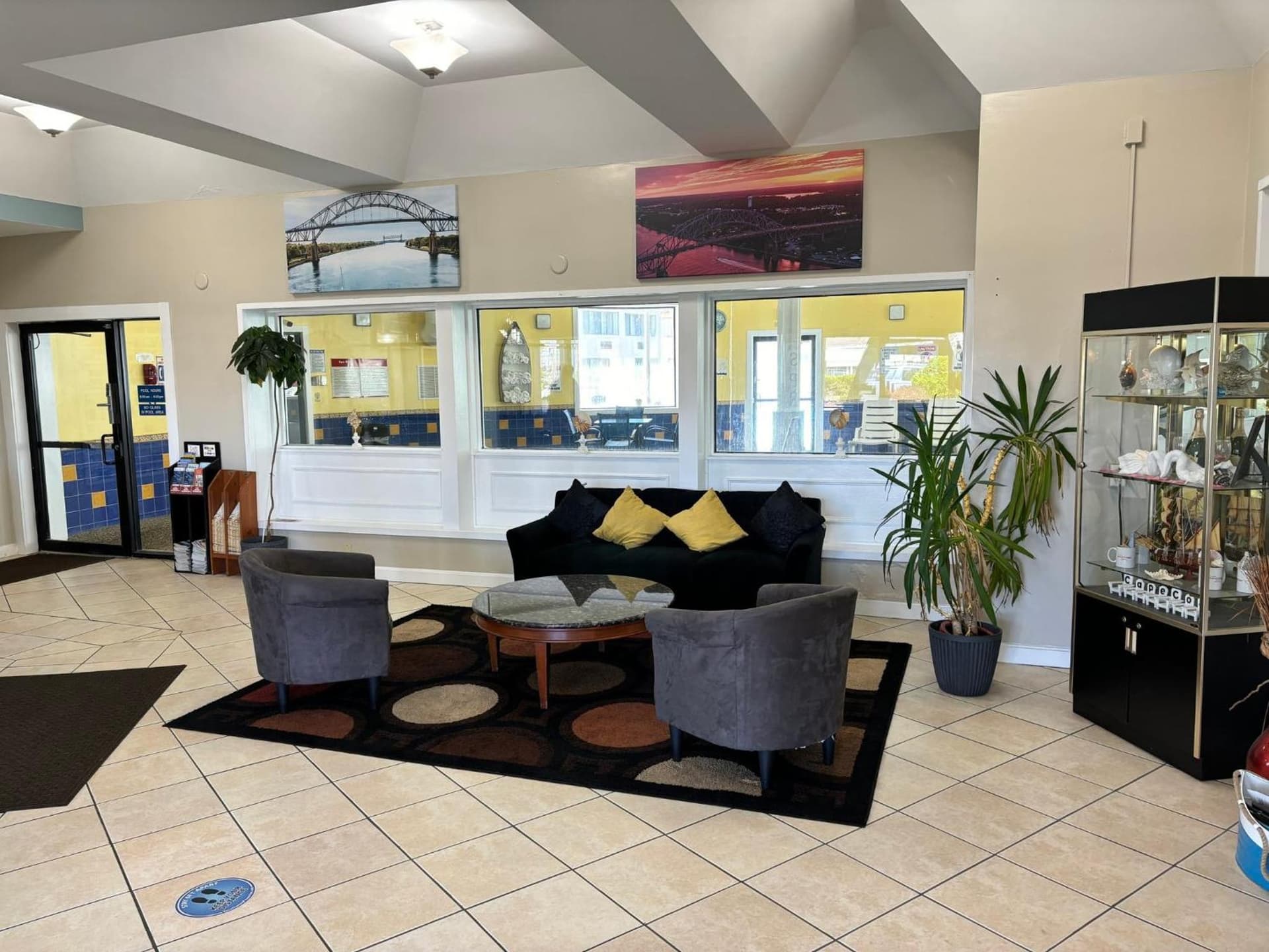 Admiralty Inn & Suites - a Red Collection Hotel gallery photo in Falmouth, MA — image 5