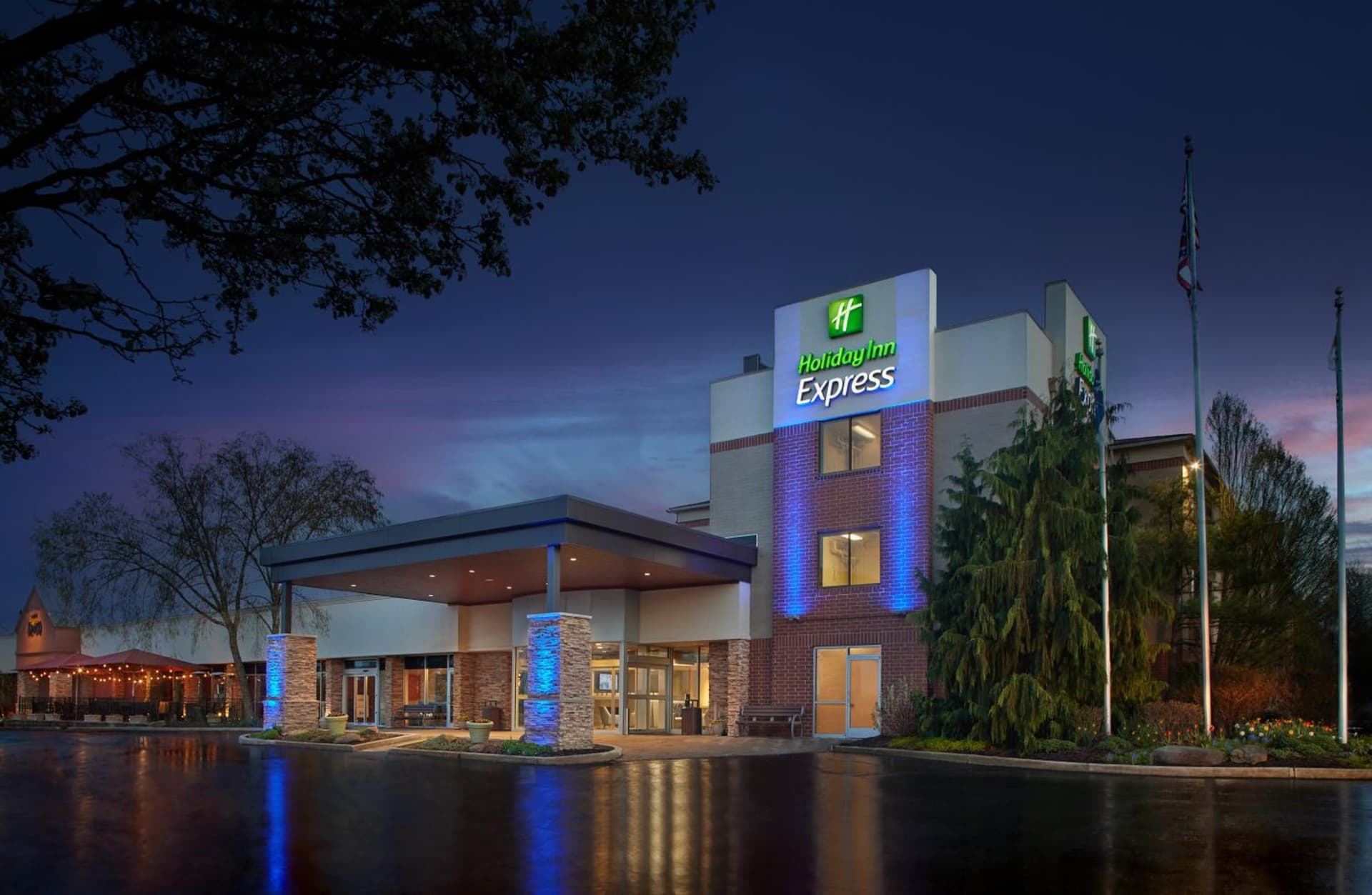 Holiday Inn Express - Akron NW - Fairlawn by IHG featured exterior or lobby in Akron, OH — similar hotel