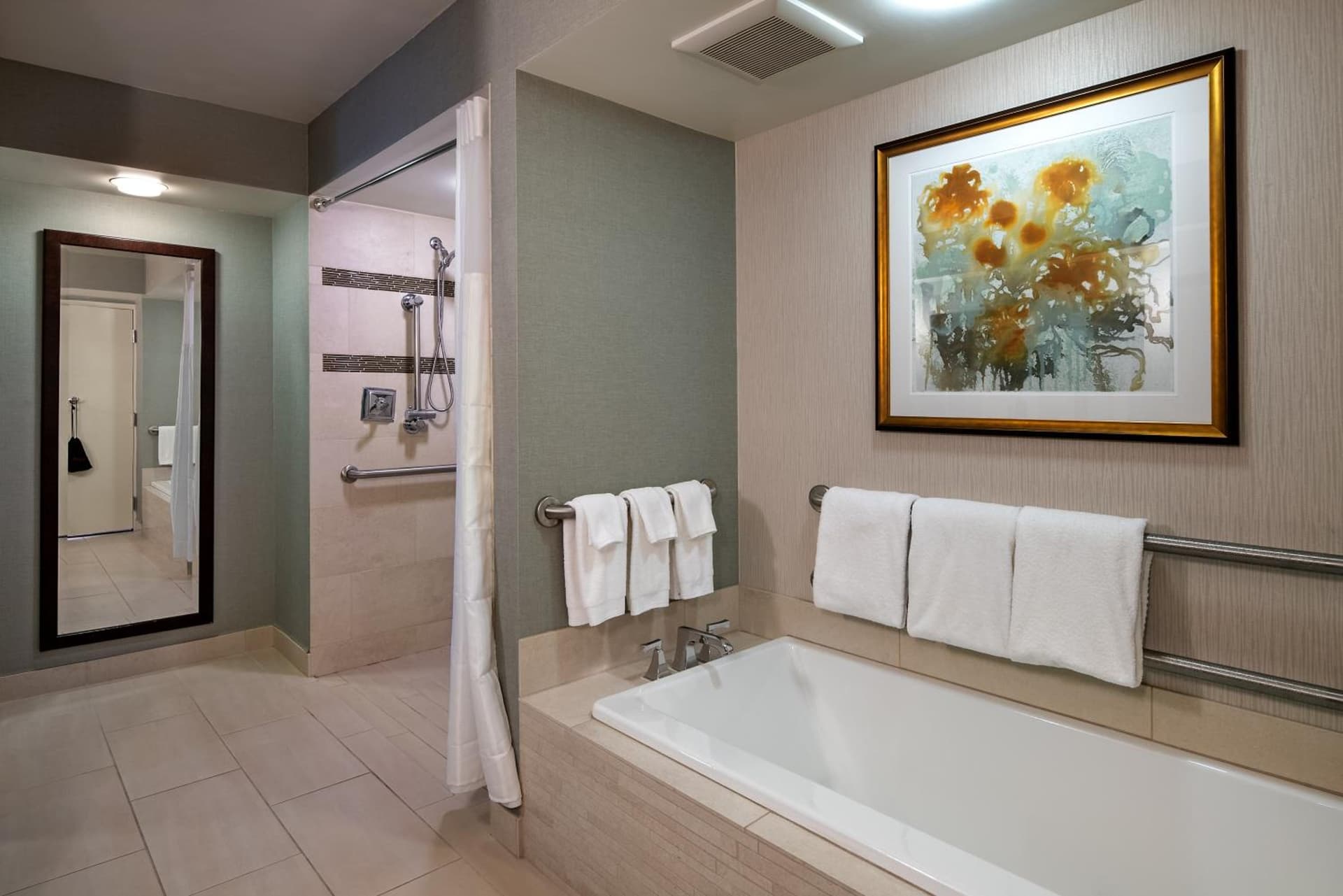 DoubleTree by Hilton Washington DC – Crystal City gallery photo in Arlington, VA — image 13