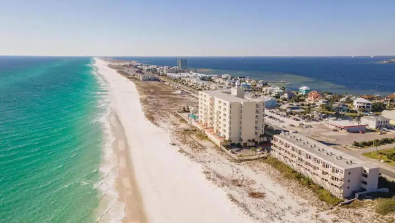 Pensacola, Oceanfront Paradise With Private Beach interior in Pensacola Beach — gallery photo 2