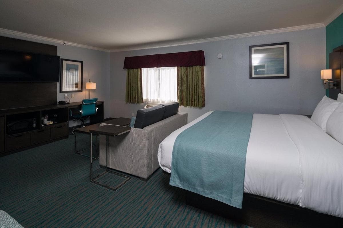 Symphony Inn interior in San Francisco, CA — gallery photo 2