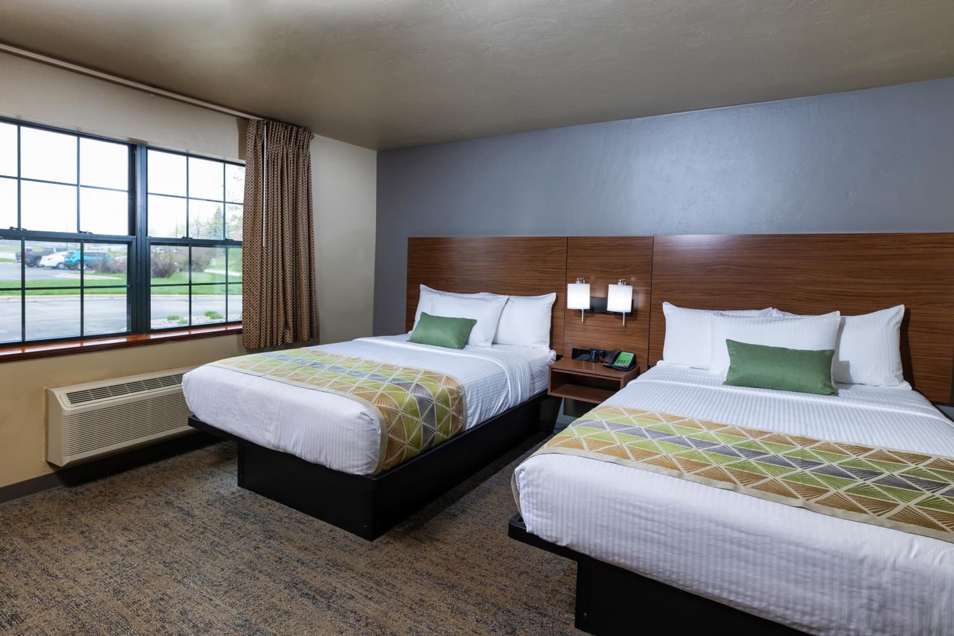 Extended Stay Airport interior in Green Bay, WI — gallery photo 2