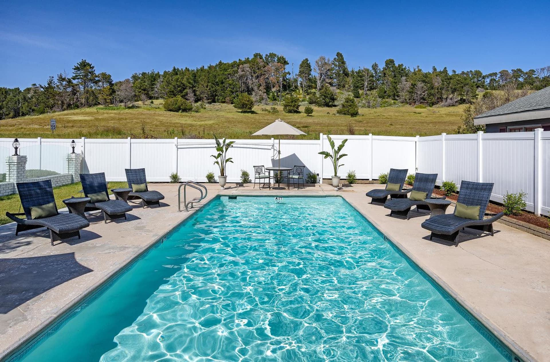 Fireside Inn on Moonstone Beach property views in Cambria, CA — gallery photo 3