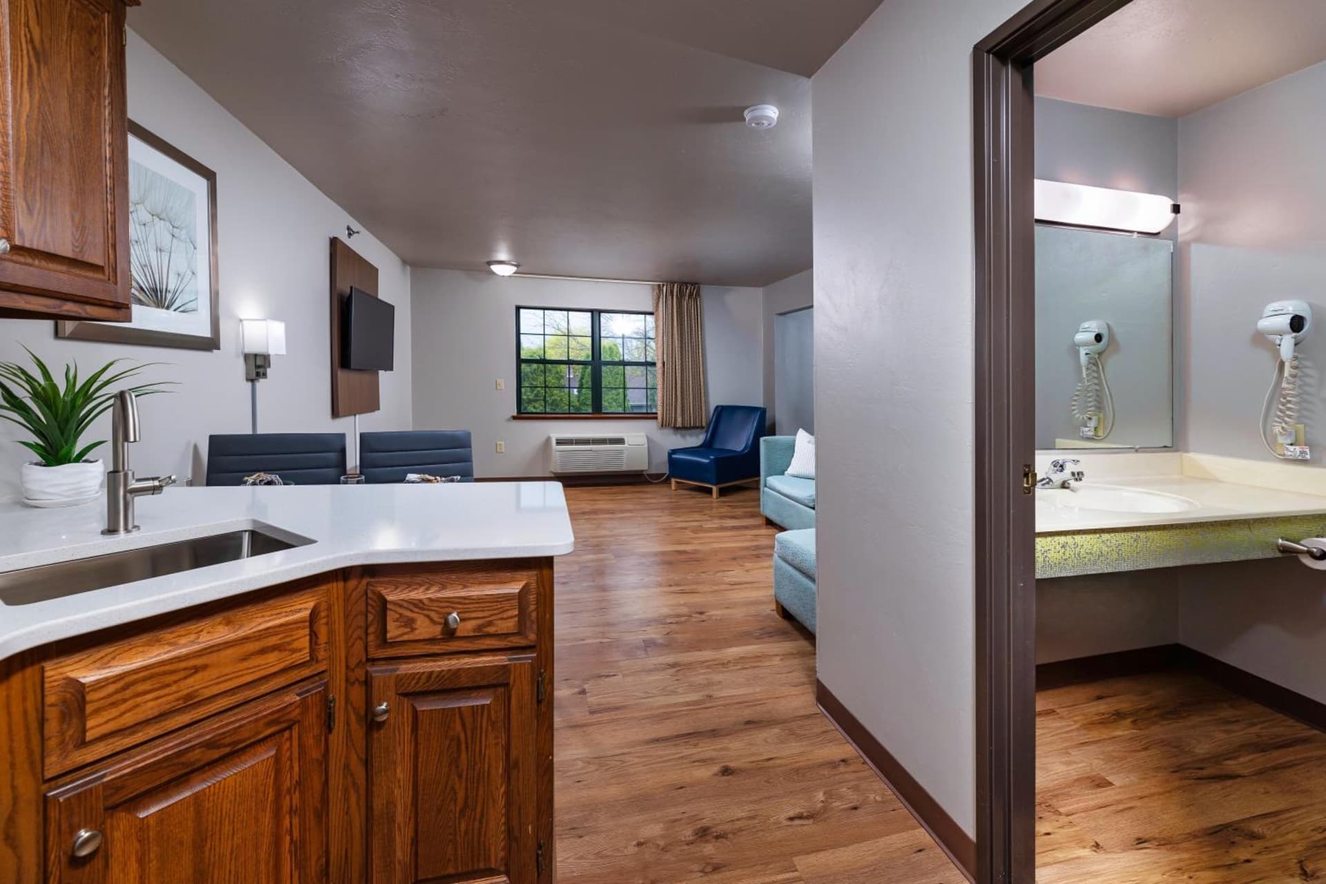 Extended Stay Airport gallery photo in Green Bay, WI — image 12
