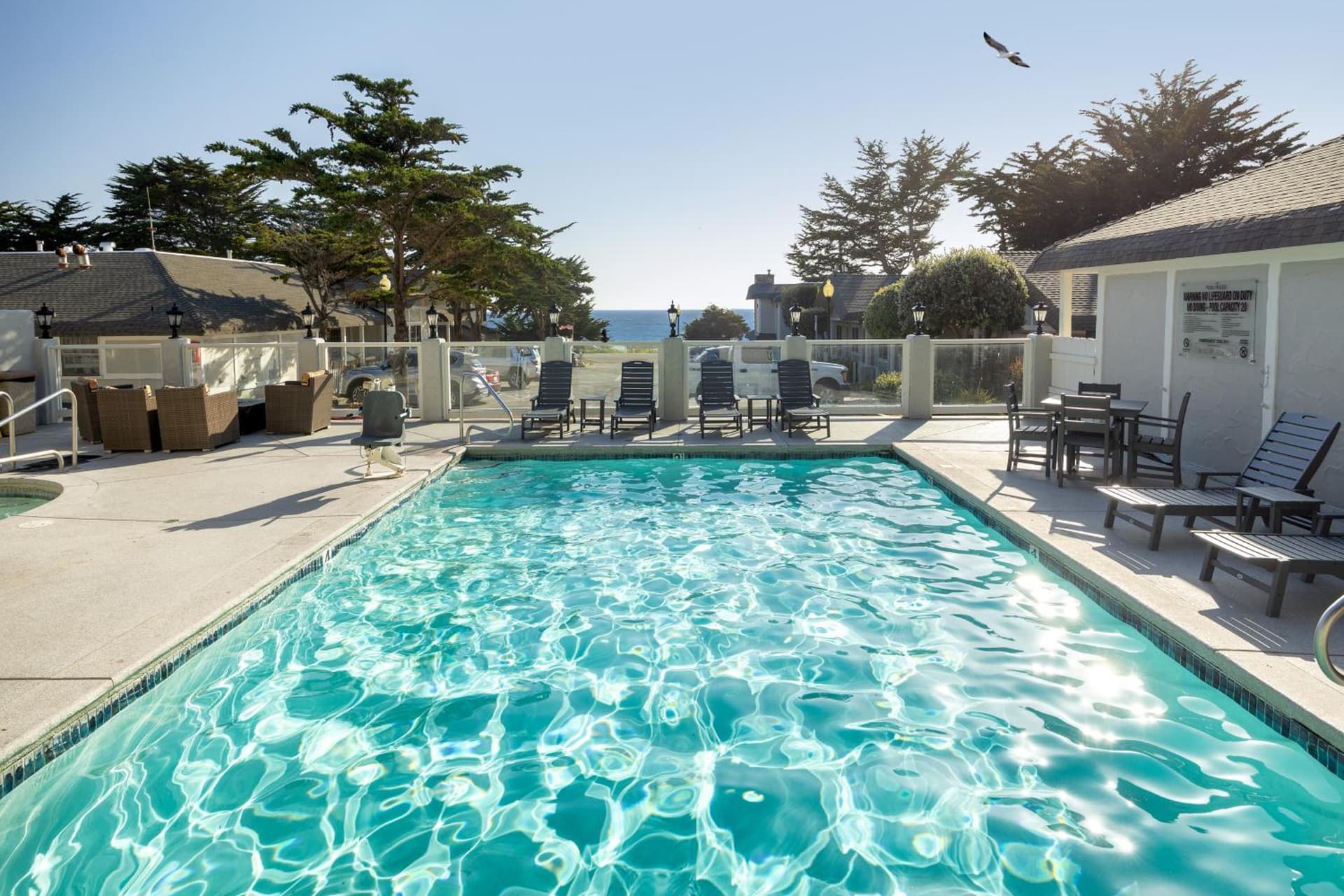 Fogcatcher Inn interior in Cambria, CA — gallery photo 2