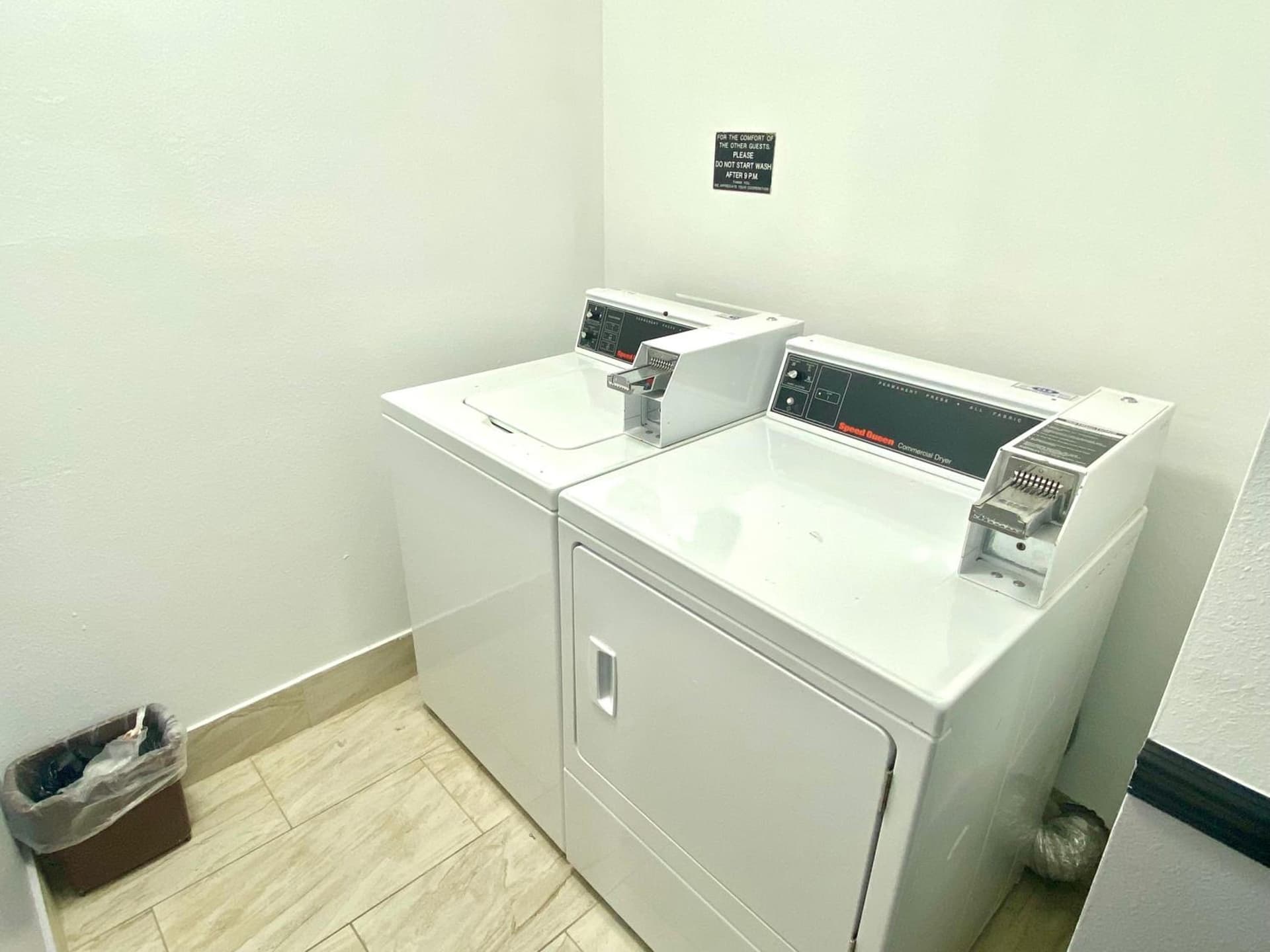 Super 8 by Wyndham Oshkosh Airport property views in Oshkosh, WI — gallery photo 3