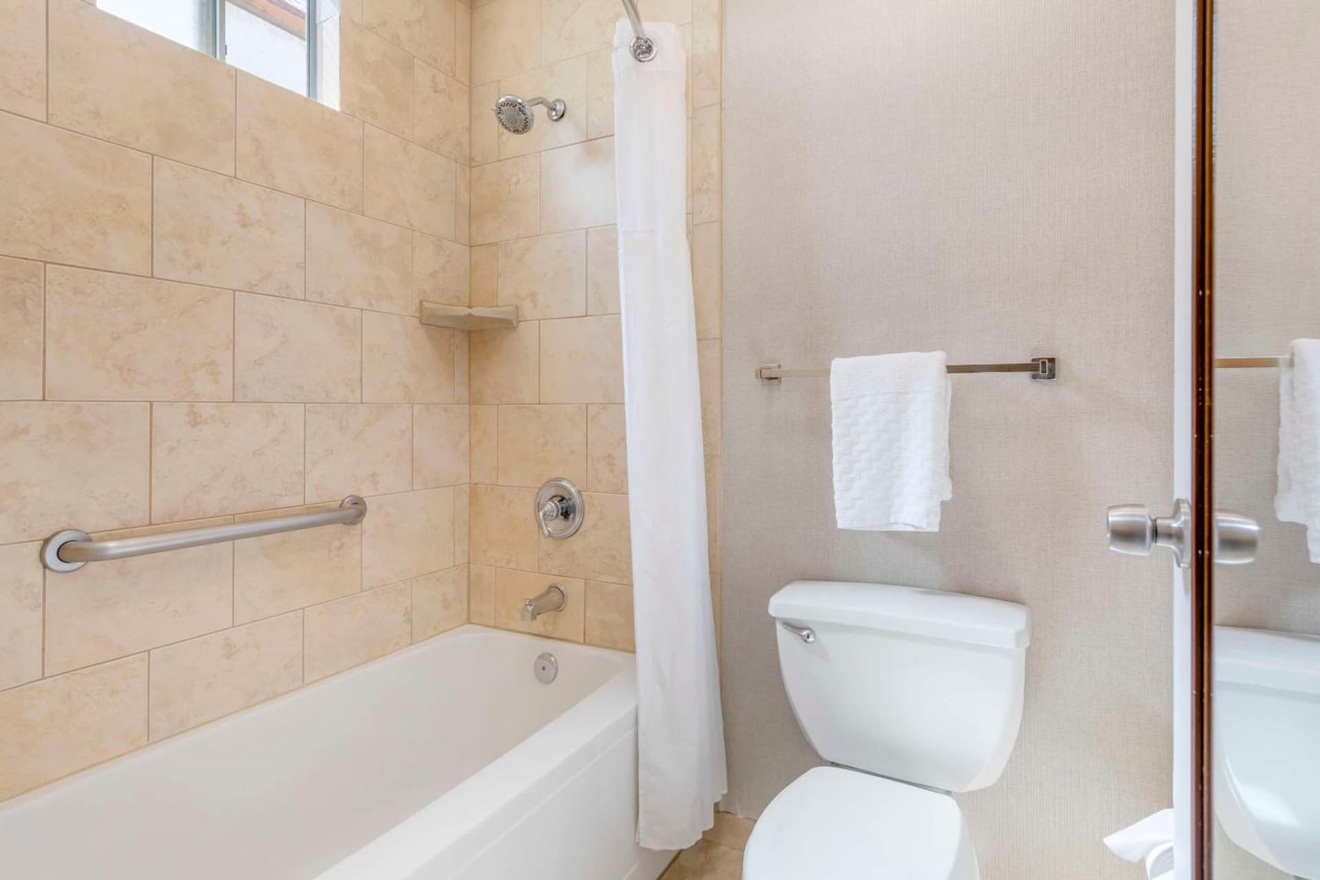 Best Western Plus Stovall's Inn gallery photo in Anaheim, CA — image 18