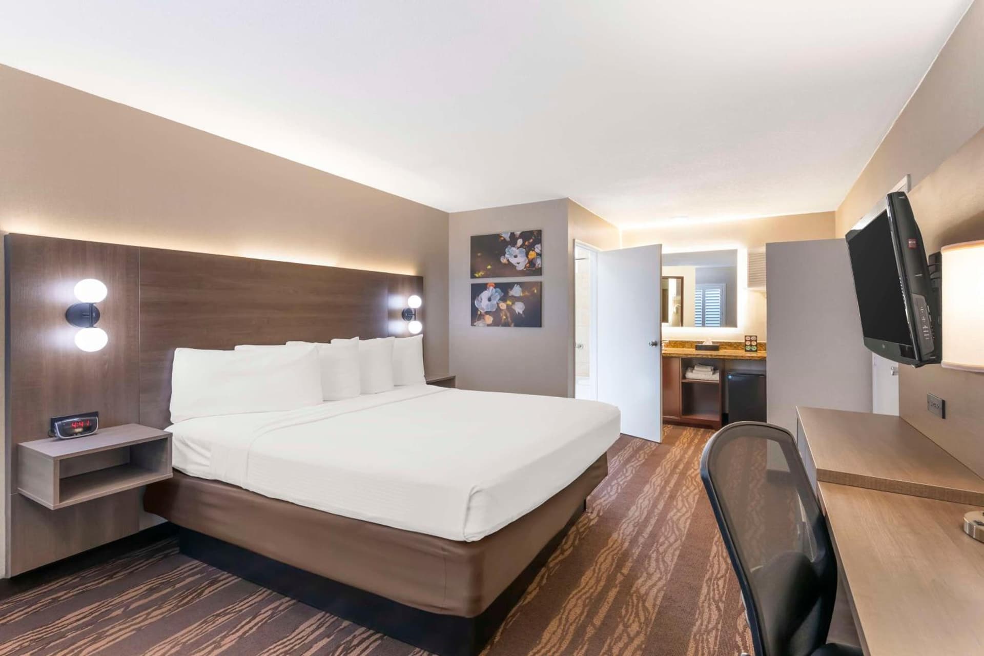 Best Western Plus Stovall's Inn gallery photo in Anaheim, CA — image 30