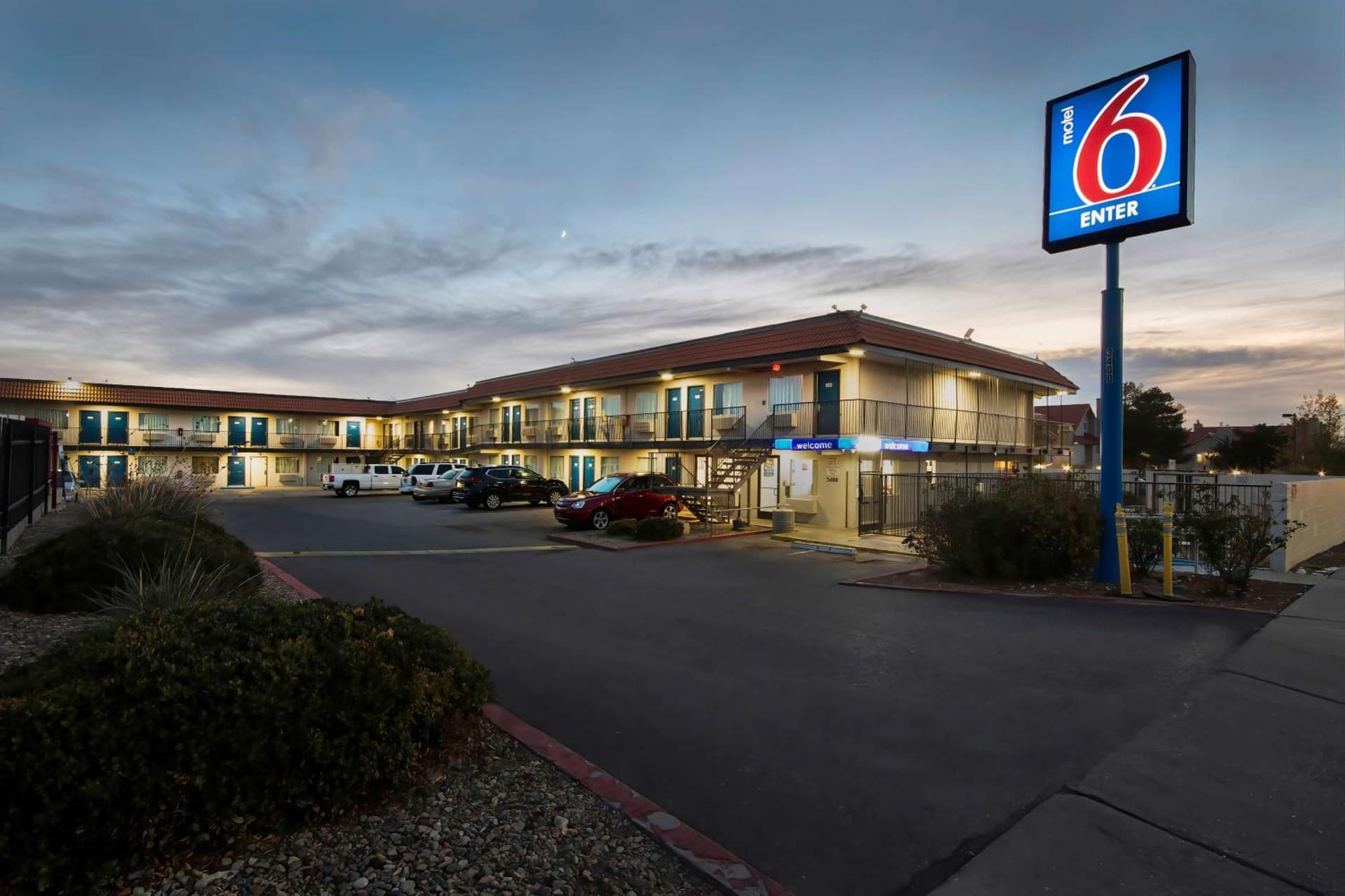 Motel 6-Albuquerque, NM - Carlisle property views in Albuquerque, NM — gallery photo 3