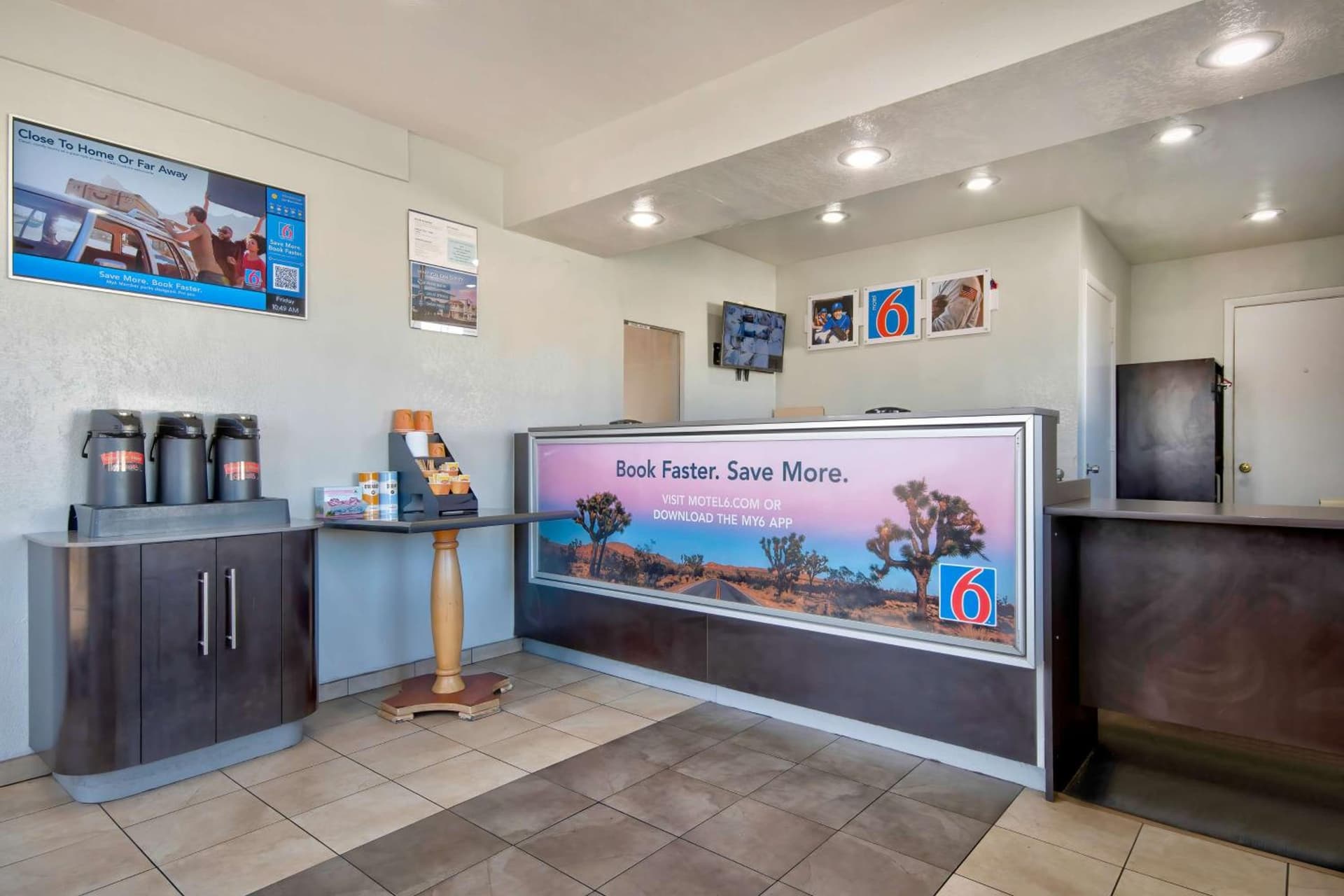 Motel 6-Albuquerque, NM - Carlisle interior in Albuquerque, NM — gallery photo 2