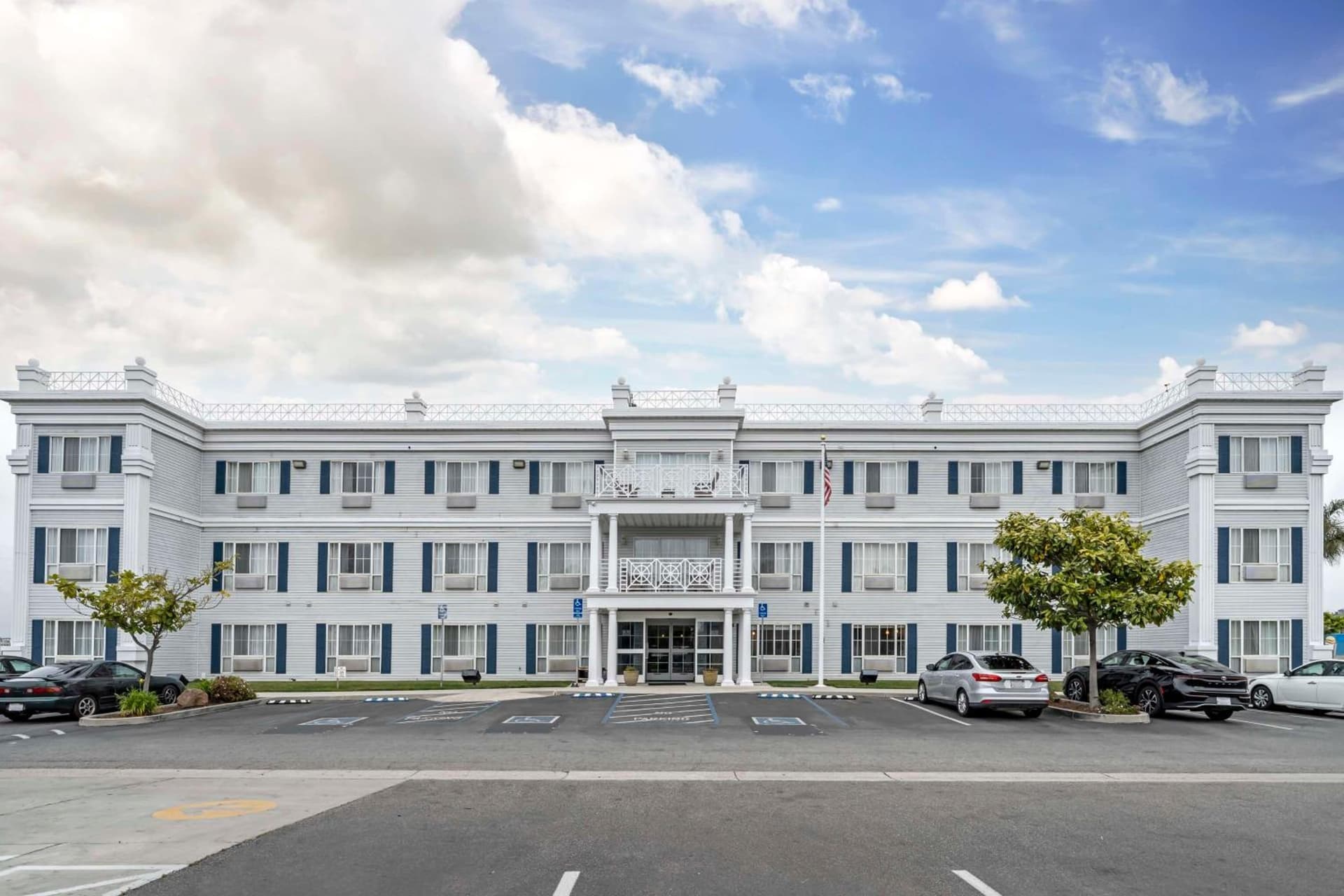 Best Western Salinas Monterey gallery photo in Salinas, CA — image 4