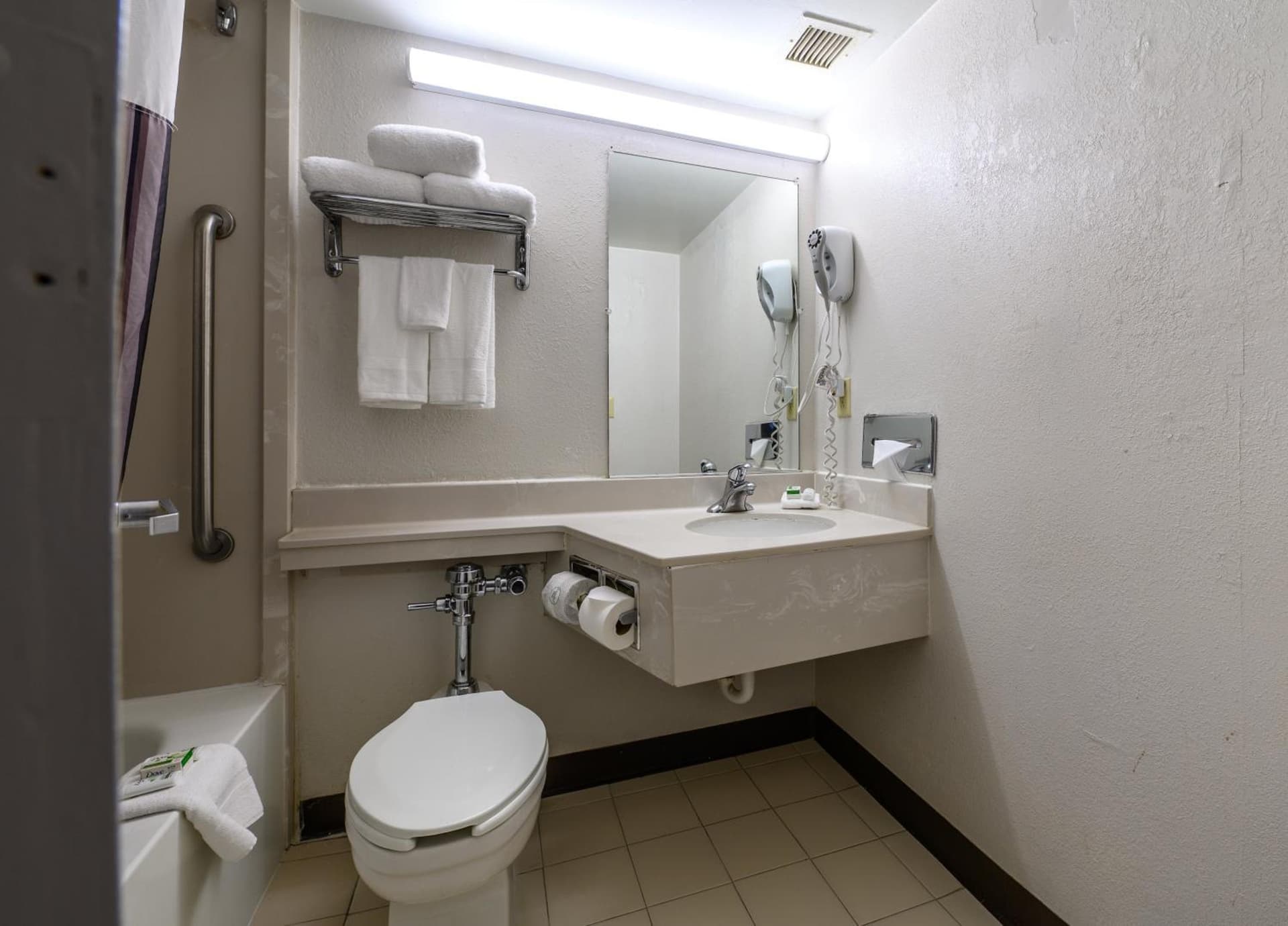 La Quinta by Wyndham New Haven gallery photo in New Haven, CT — image 46