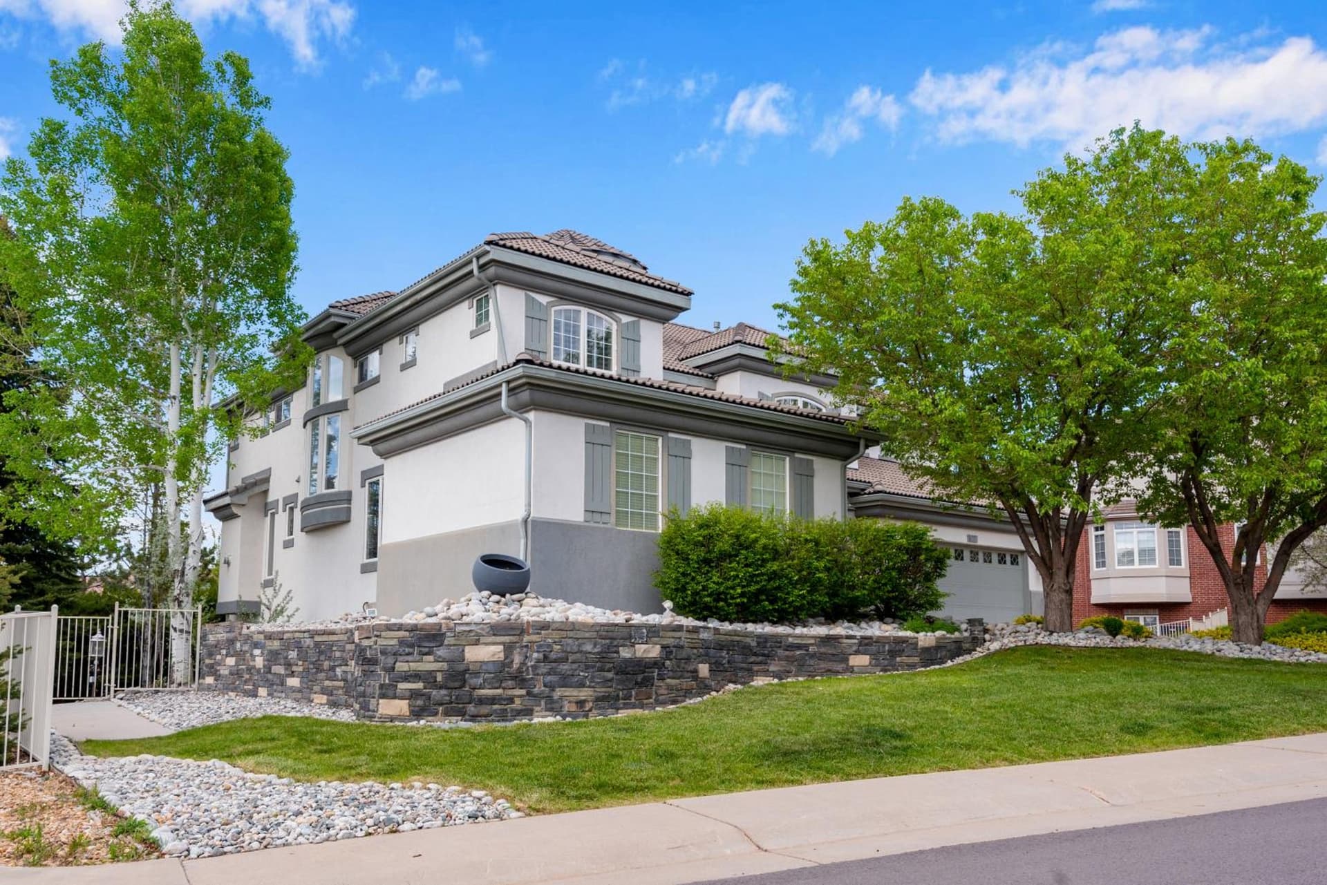 Cozy Winter Escape Scenic View, Luxury, Pool Tabl featured exterior or lobby in Aurora, CO — similar hotel