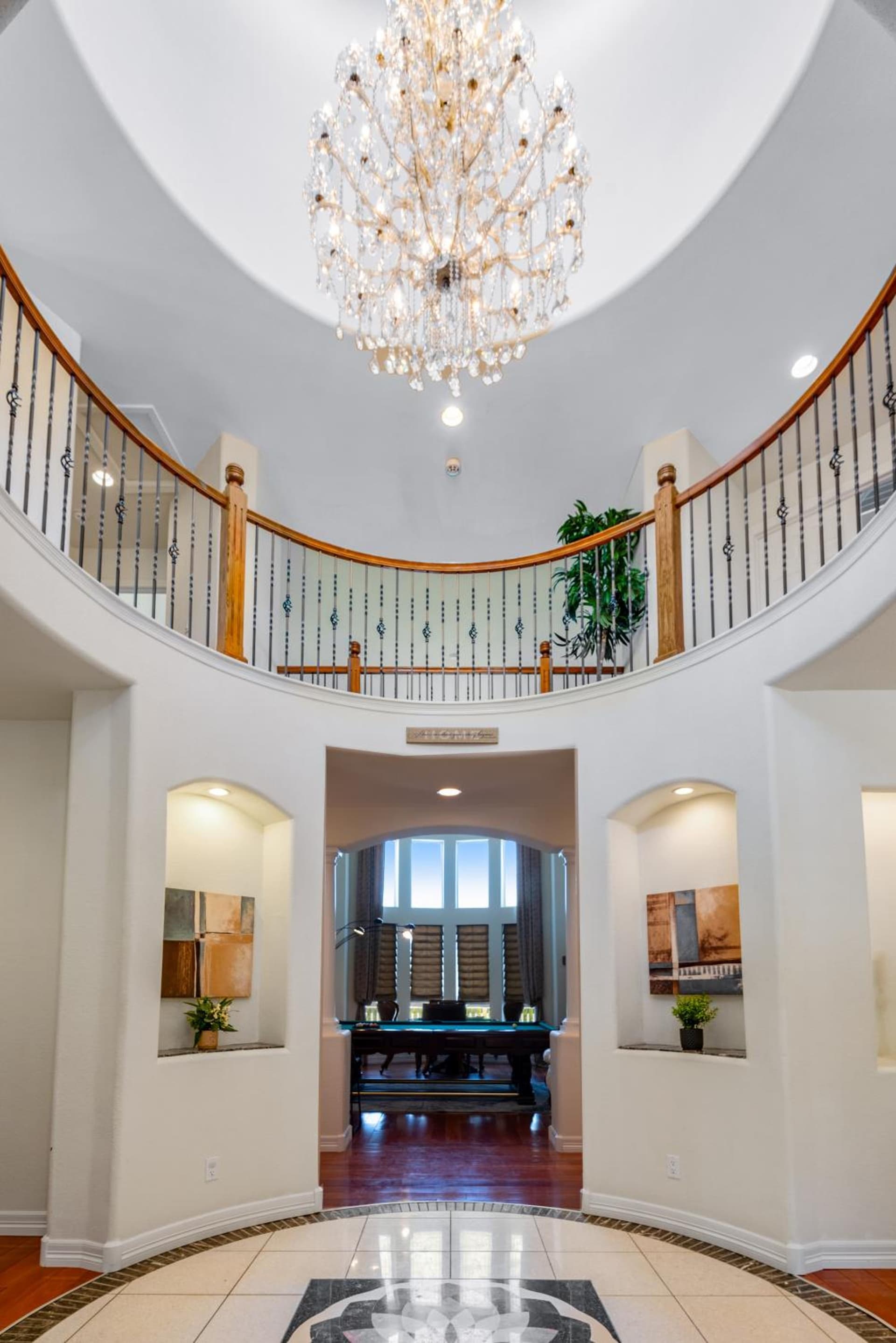 Cozy Winter Escape Scenic View, Luxury, Pool Tabl property views in Aurora, CO — gallery photo 3