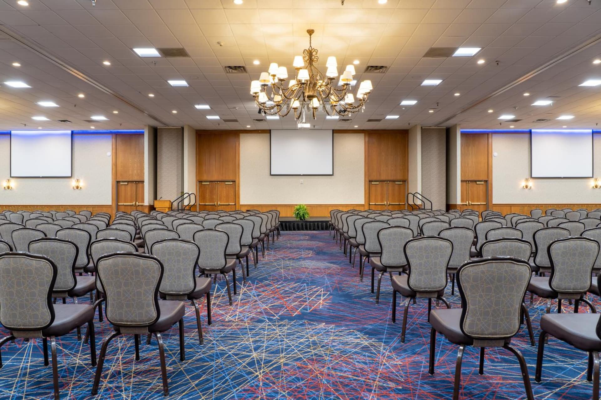 MCM Eleganté Hotel & Conference Center interior in Beaumont, TX — gallery photo 2