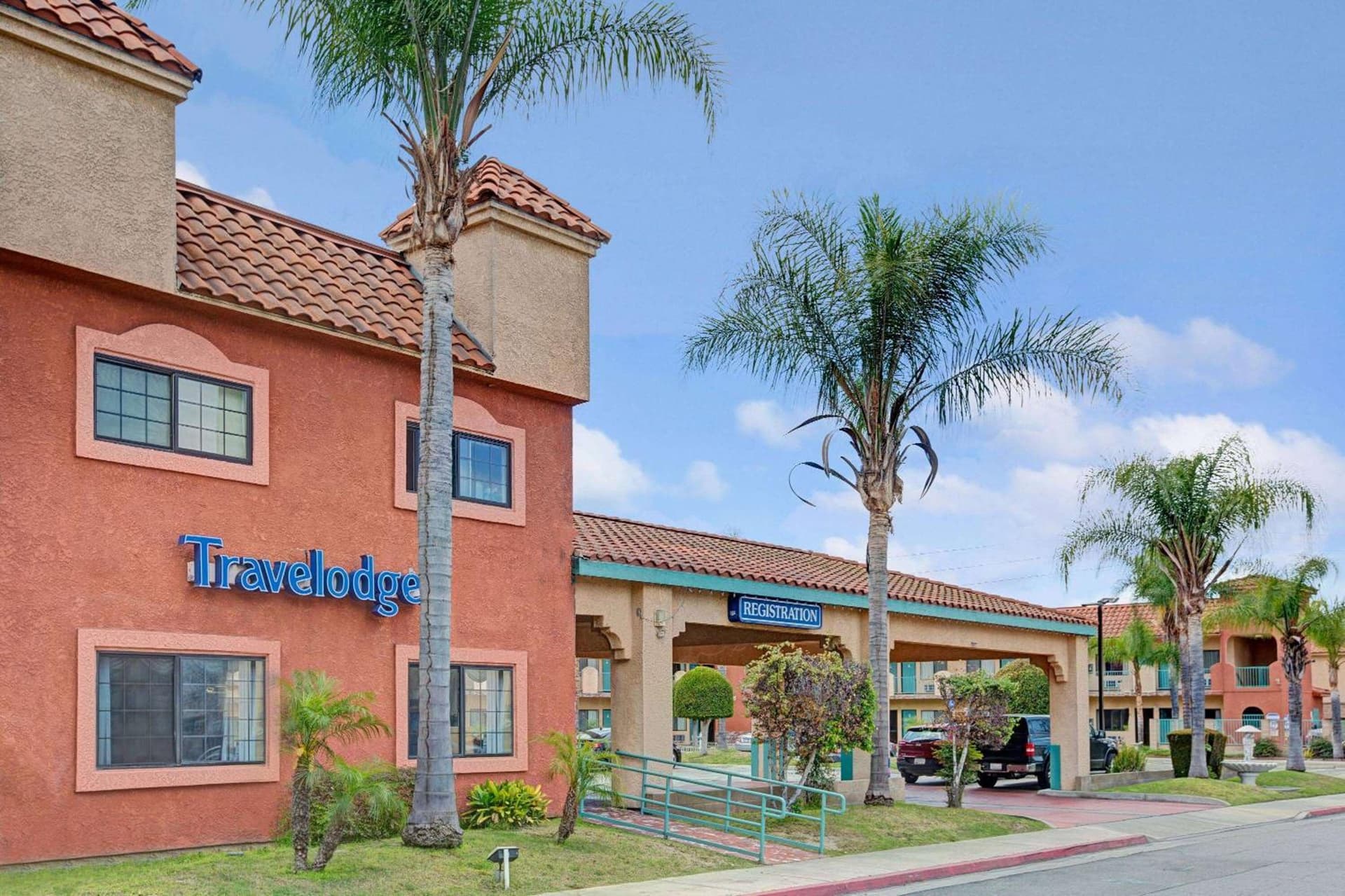 Travelodge by Wyndham Lynwood featured exterior or lobby in Lynwood, CA — similar hotel