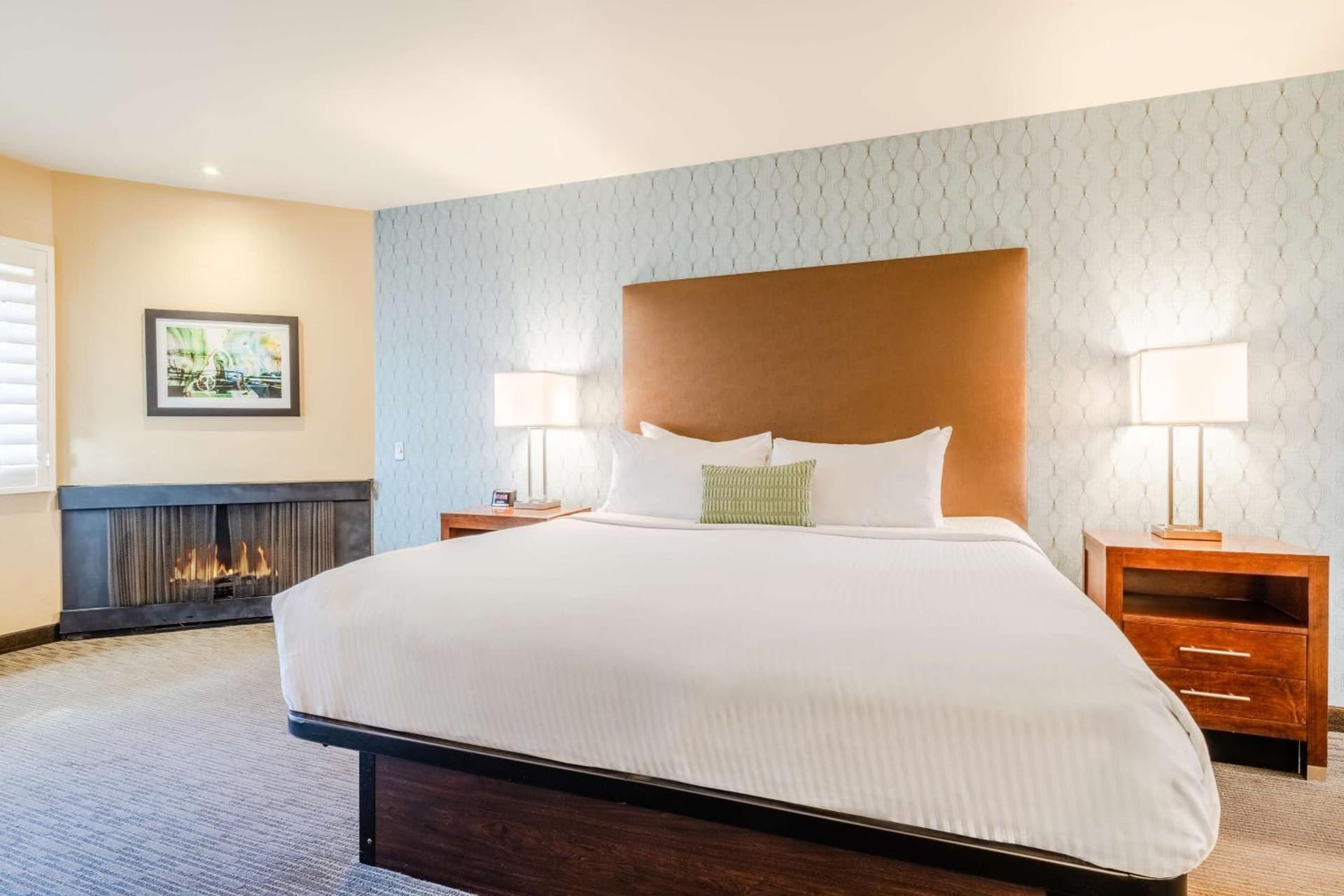 Best Western Plus Beach View Lodge Carlsbad interior in Carlsbad, CA — gallery photo 2