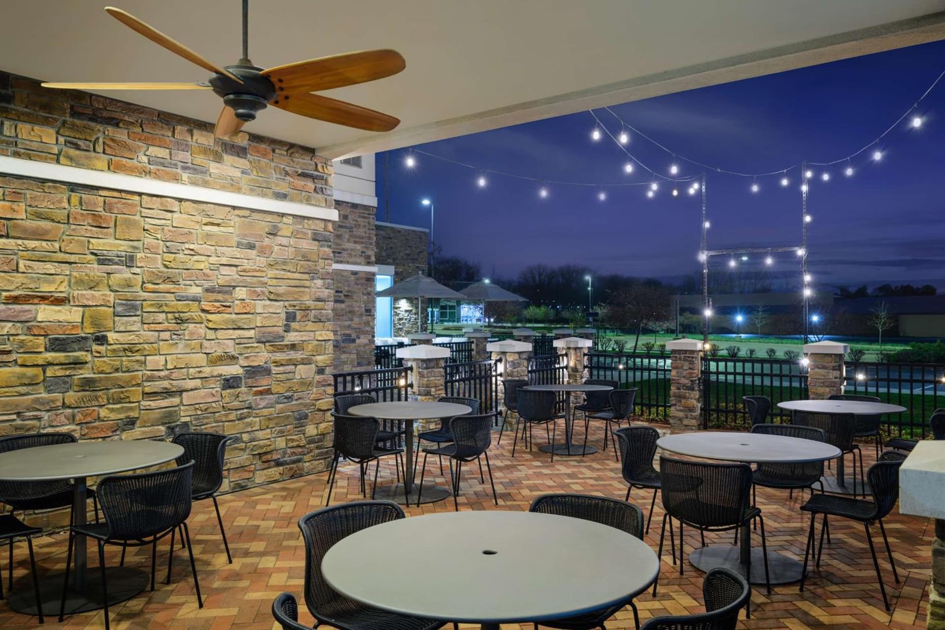 Hyatt Place Canton gallery photo in Lake Cable, OH — image 27