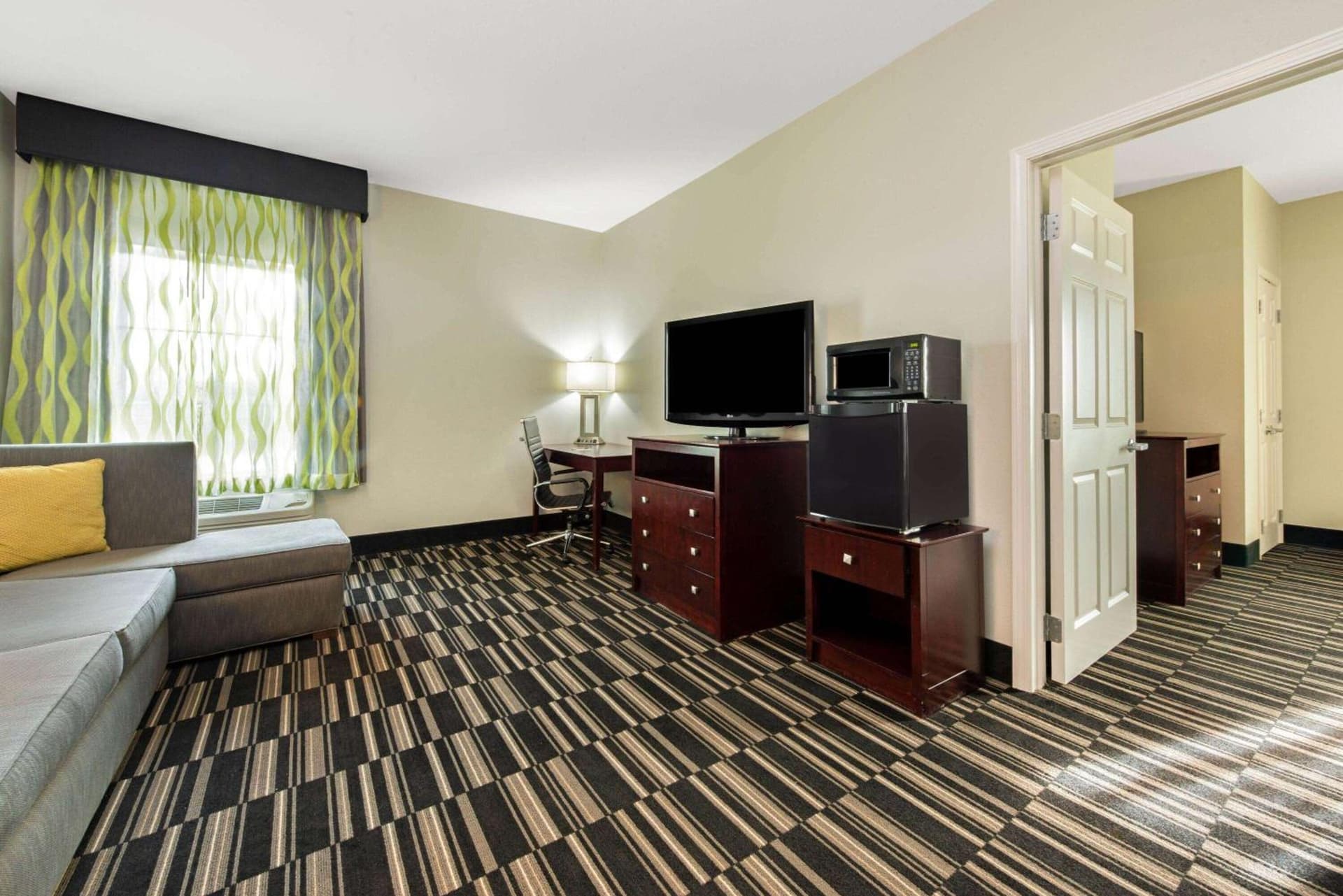 La Quinta by Wyndham Bridge City-Orange gallery photo in Bridge City, TX — image 19