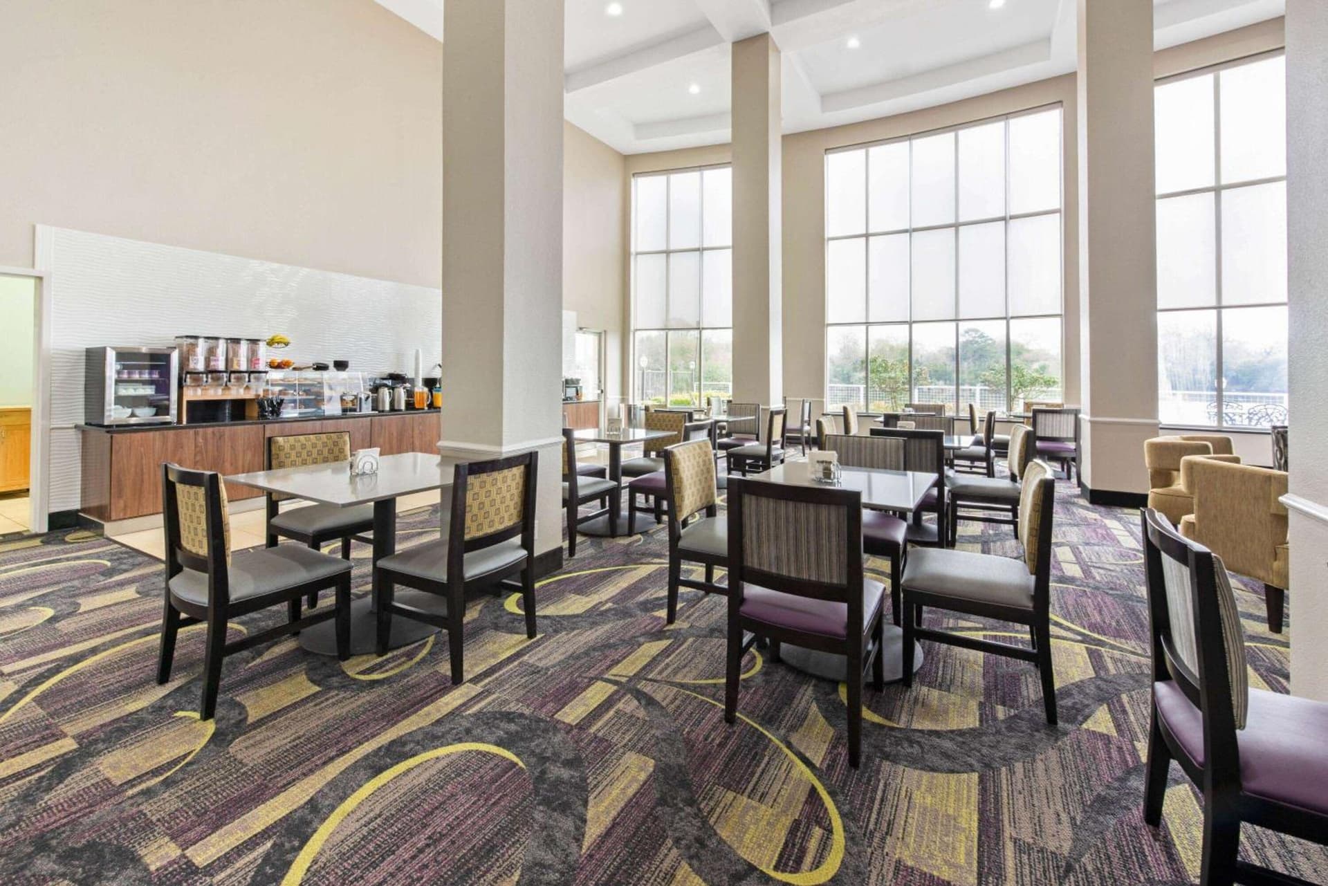 La Quinta by Wyndham Bridge City-Orange gallery photo in Bridge City, TX — image 46
