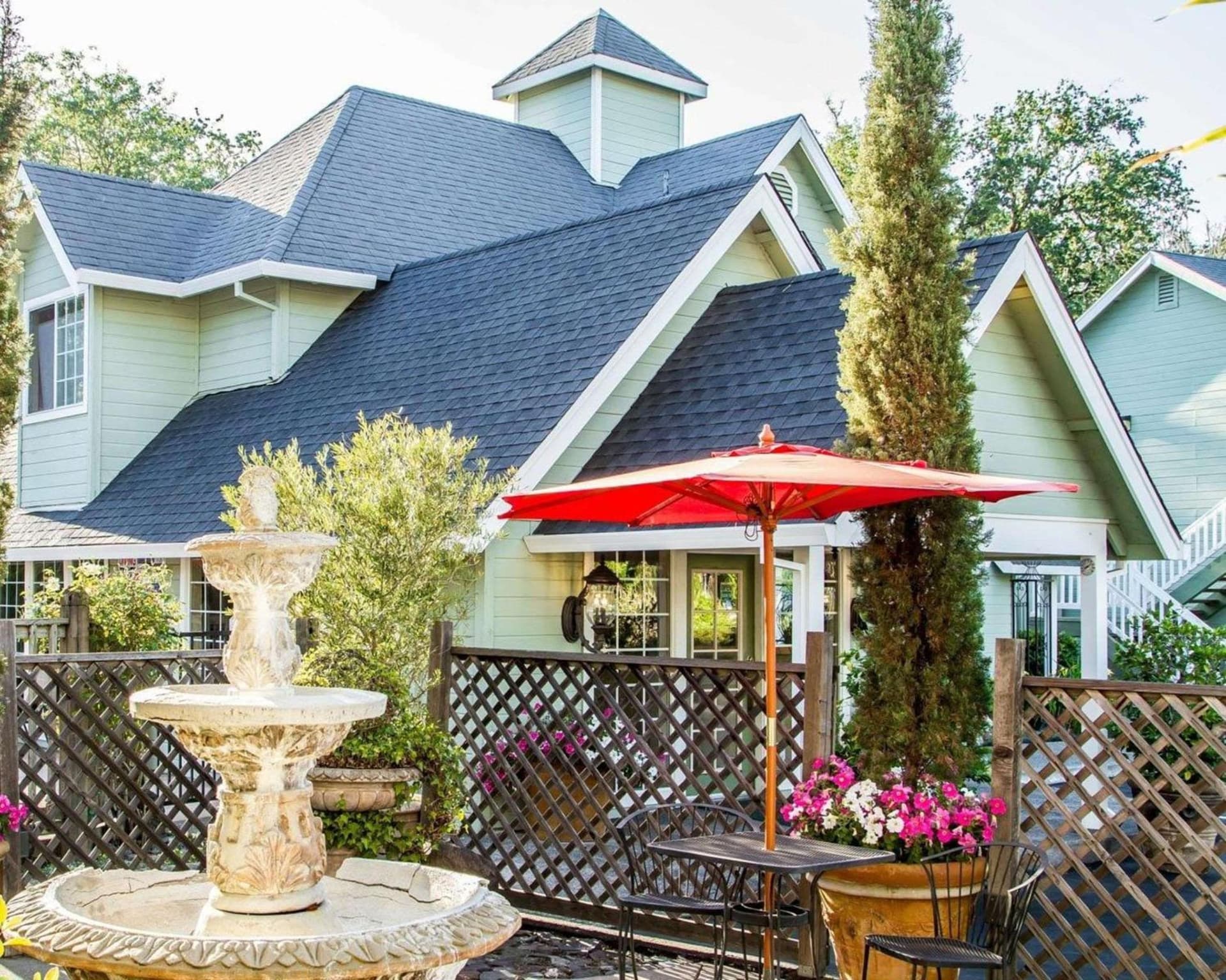 The Inn at Baechtel Creek interior in Willits, CA — gallery photo 2