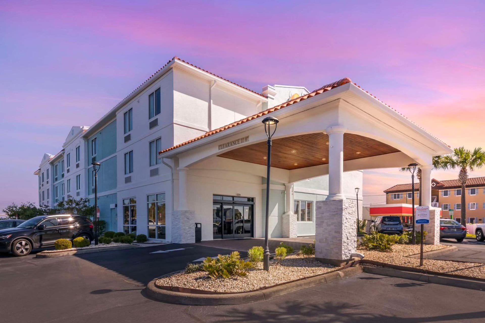 Surf and Sand, BW Signature Collection featured exterior or lobby in Fernandina Beach, FL — similar hotel