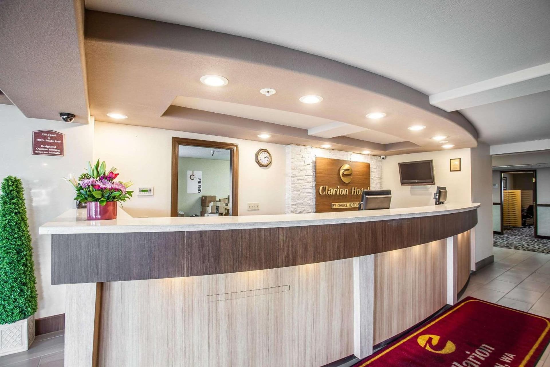Clarion Inn Renton-Seattle interior in Renton, WA — gallery photo 2