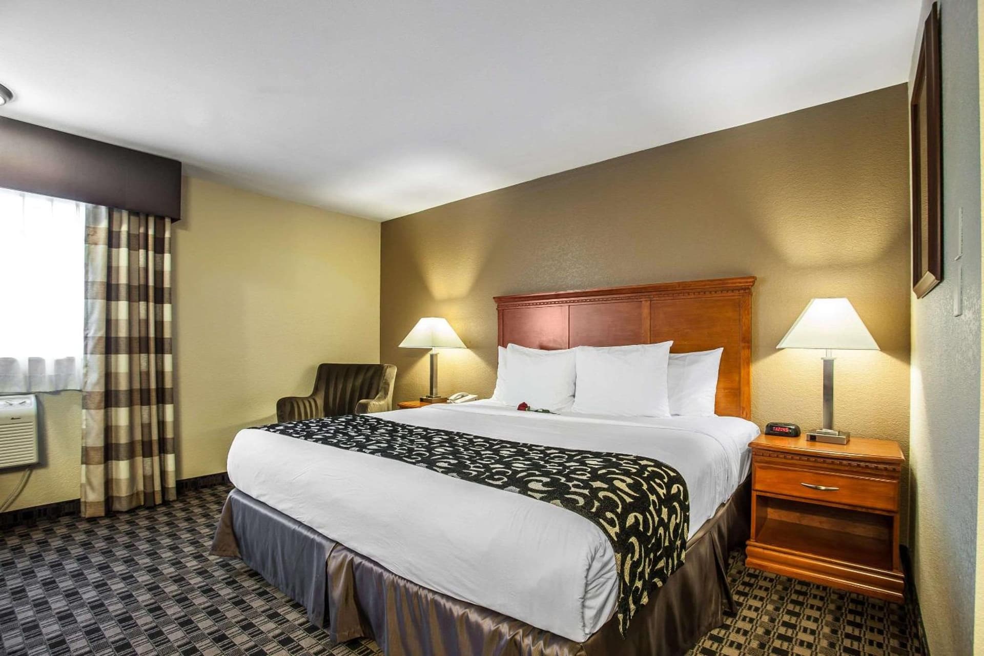 Clarion Inn Renton-Seattle property views in Renton, WA — gallery photo 3