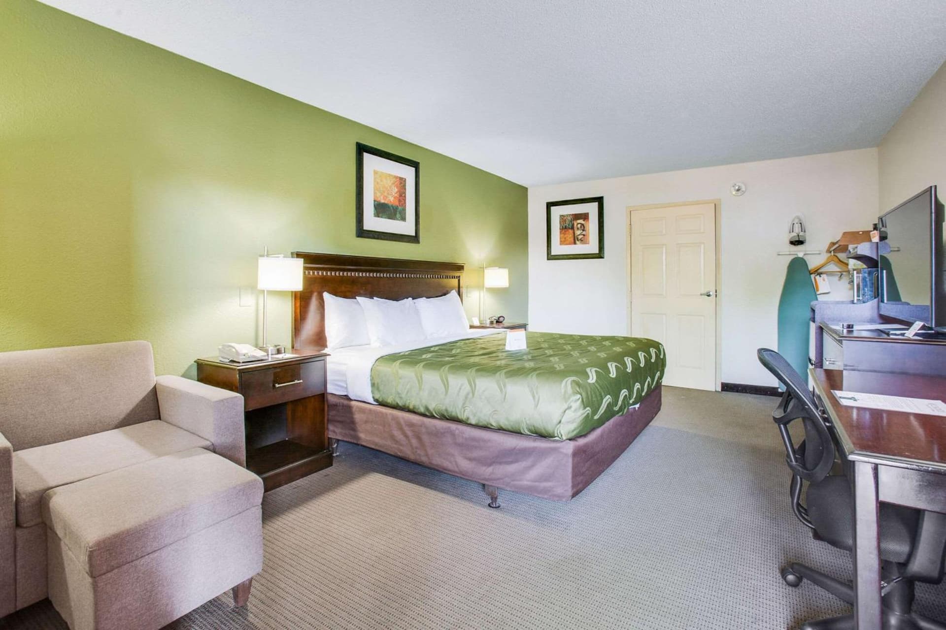 Quality Inn Oak Grove Fort Campbell interior in Oak Grove, KY — gallery photo 2
