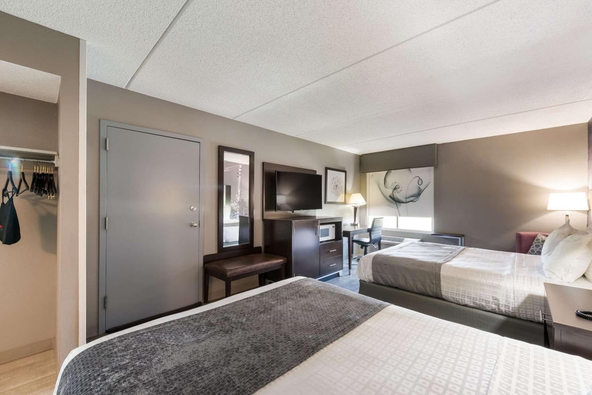 Clarion Pointe Greensboro Airport gallery photo in Greensboro, NC — image 37